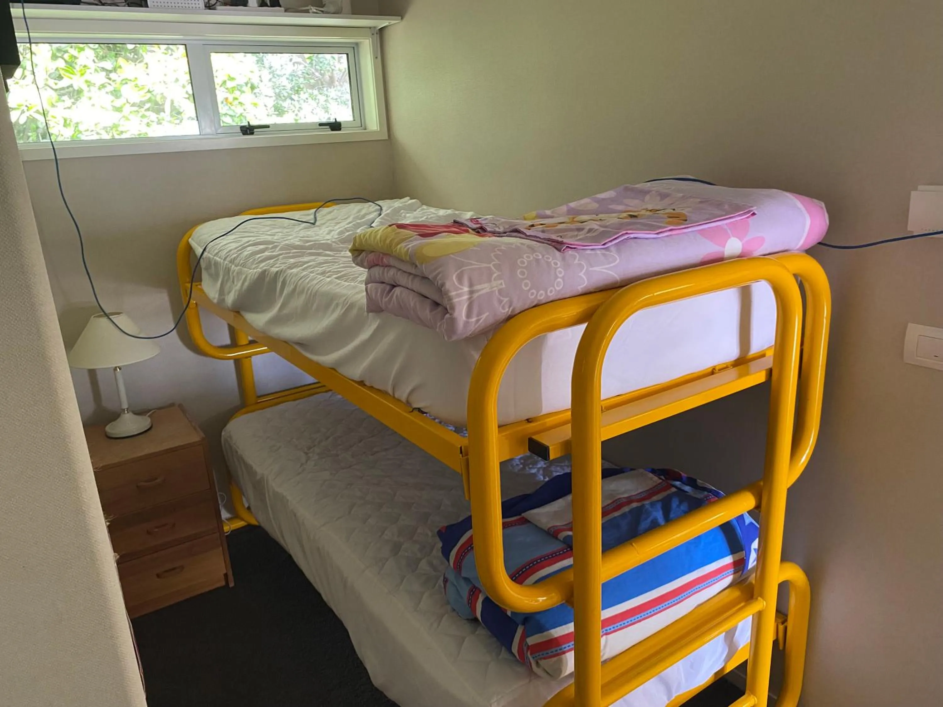 Property building, Bed in Hahei Haven - Hahei Holiday Home