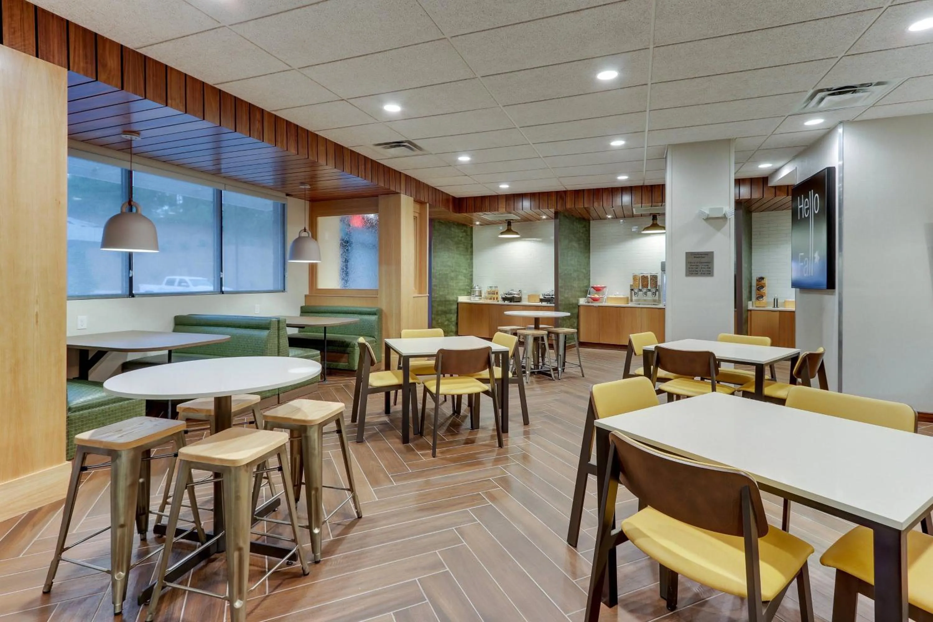 Breakfast in Fairfield Inn & Suites by Marriott Asheville Weaverville