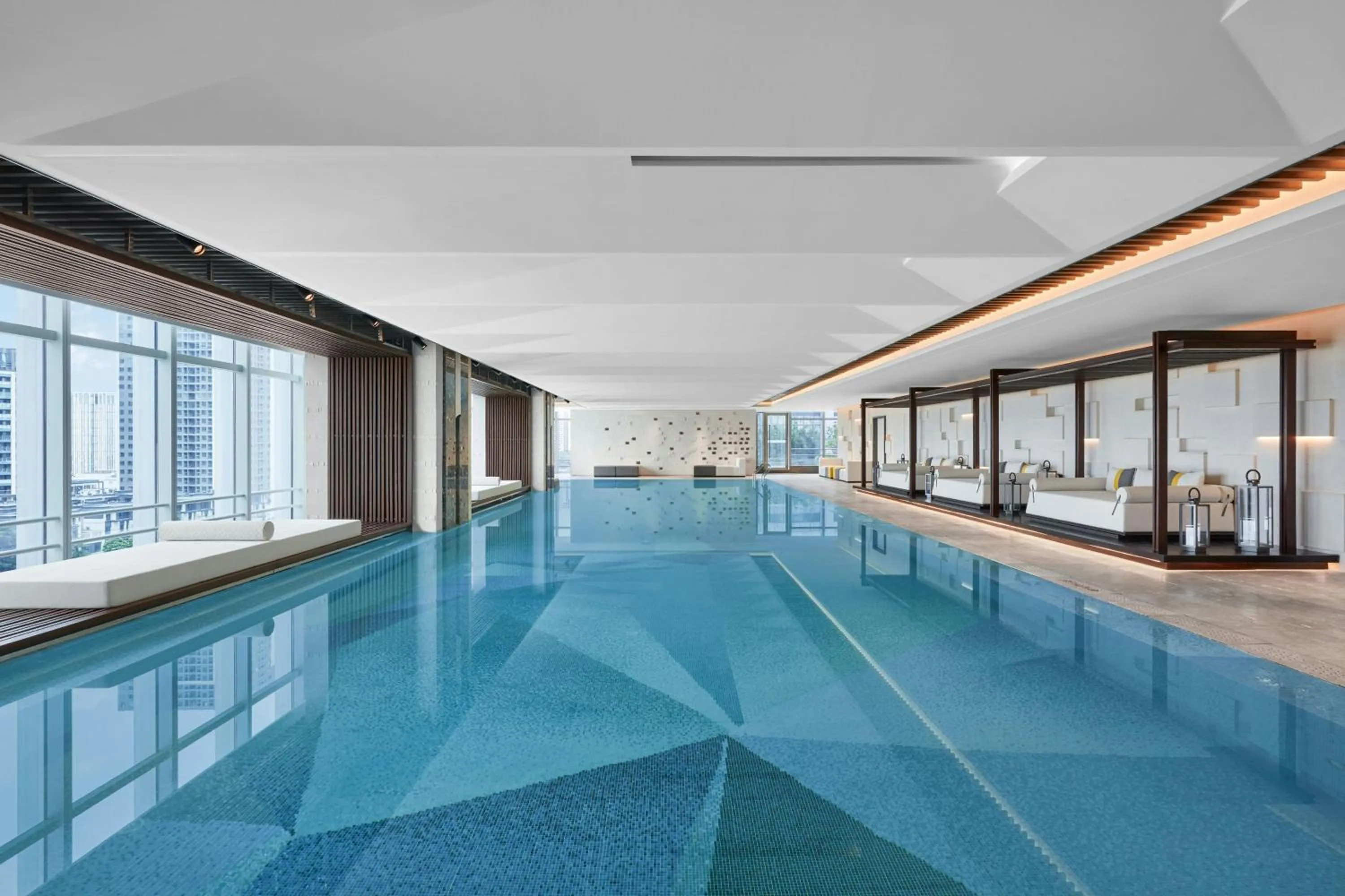 Swimming pool in Sheraton Guangzhou Panyu