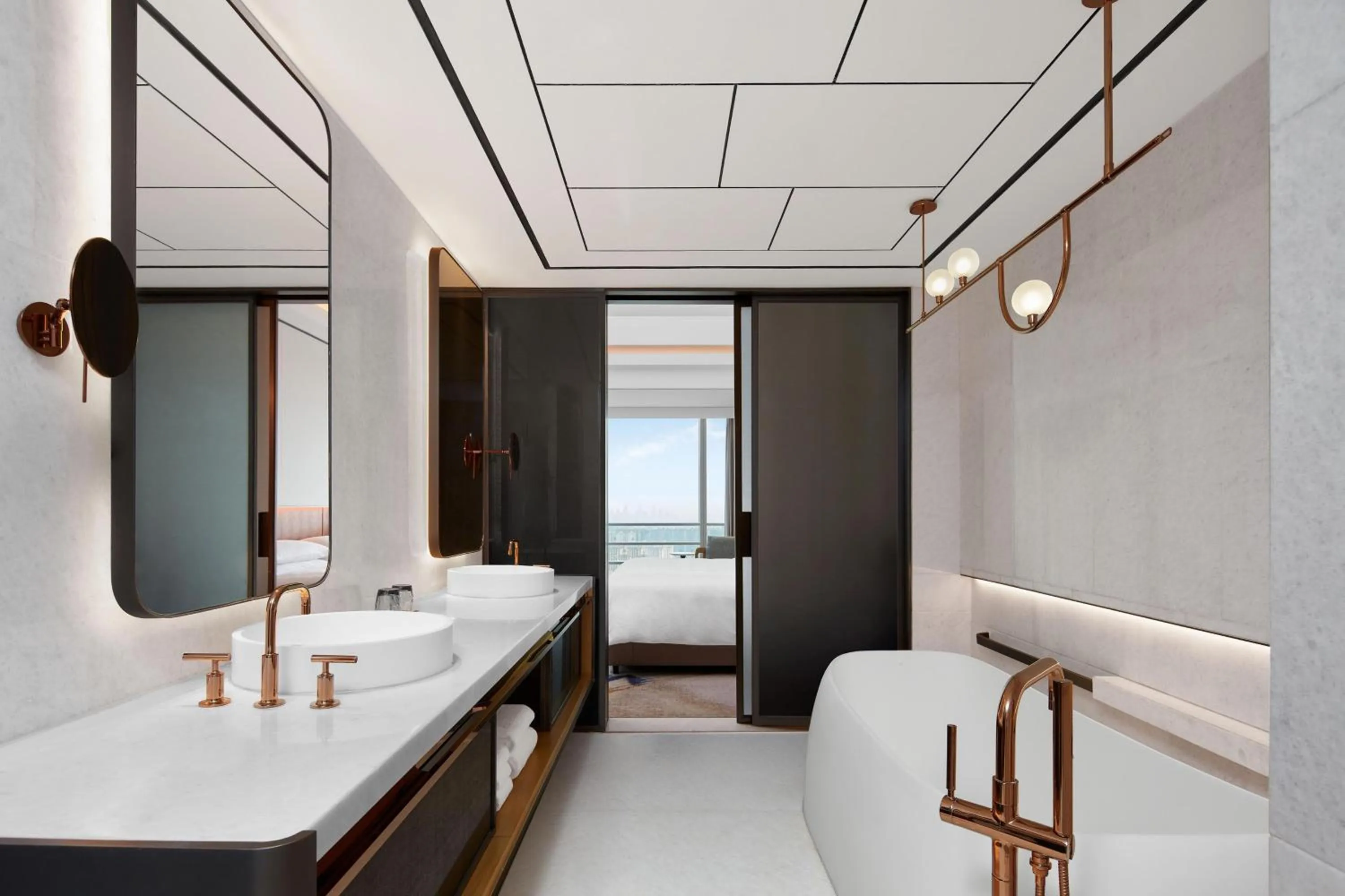 Bathroom, Bed in Sheraton Guangzhou Panyu