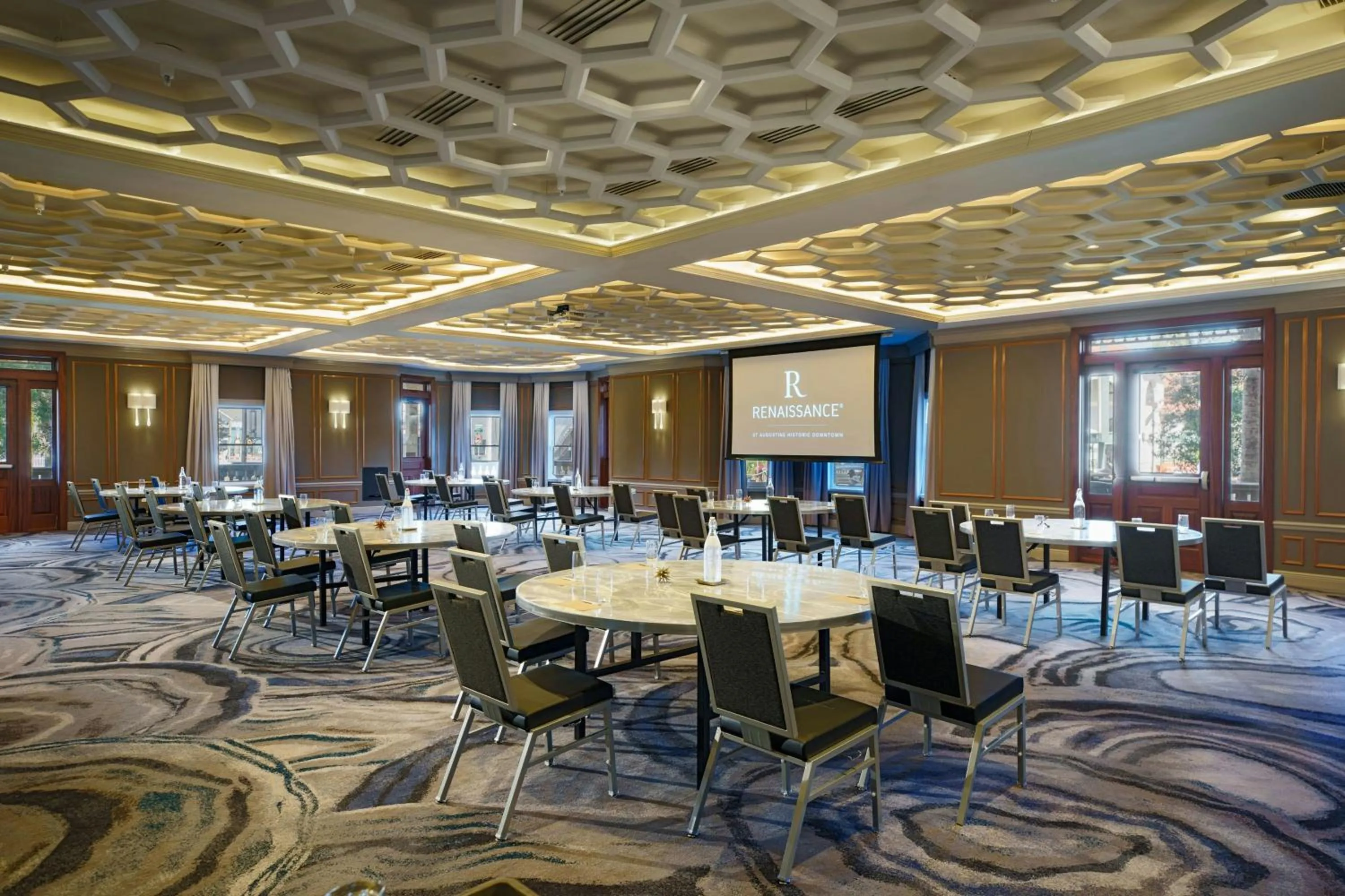 Lounge or bar in Renaissance St. Augustine Historic Downtown Hotel