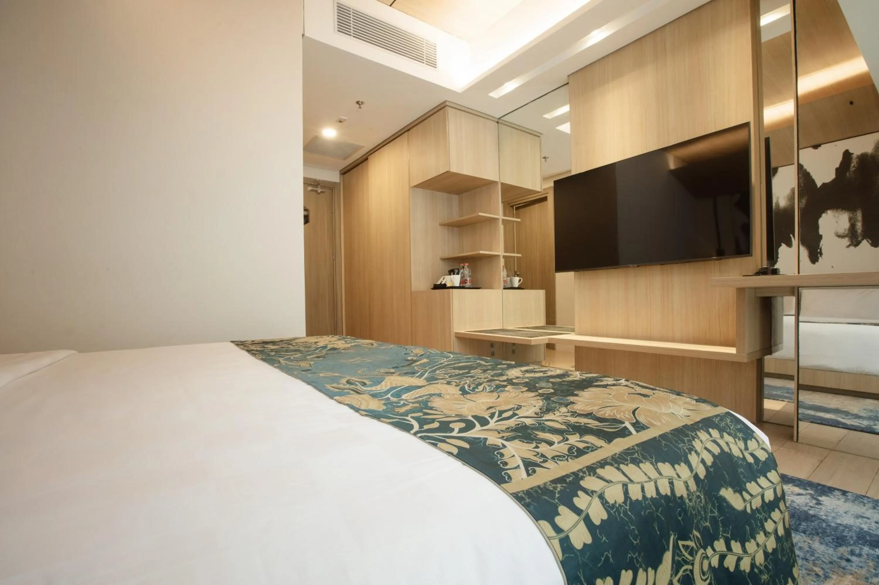 Bedroom, Bed in Louis Kienne Cikarang Hotel & Service Apartment