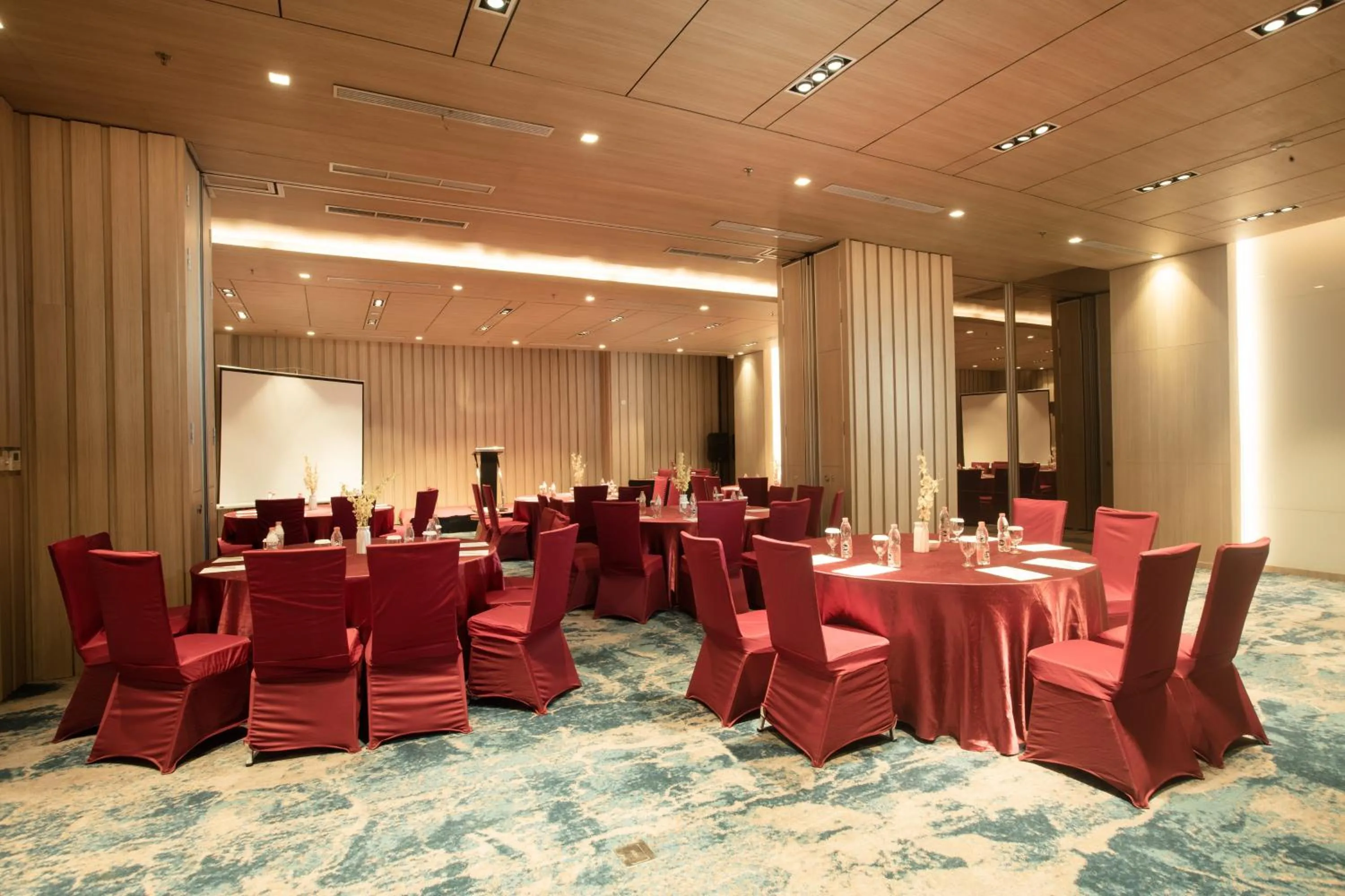 Banquet/Function facilities in Louis Kienne Cikarang Hotel & Service Apartment