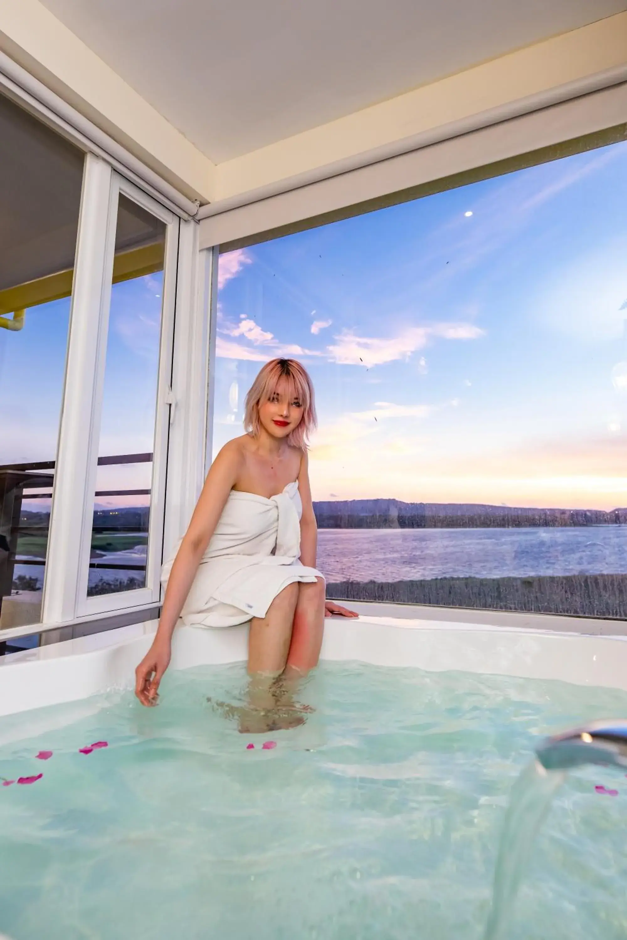 King Room with Lake View in Lovestar Lakeside Hotel - Starlight Building King Room with Lake View in Lovestar Lakeside Hotel - Starlight Building