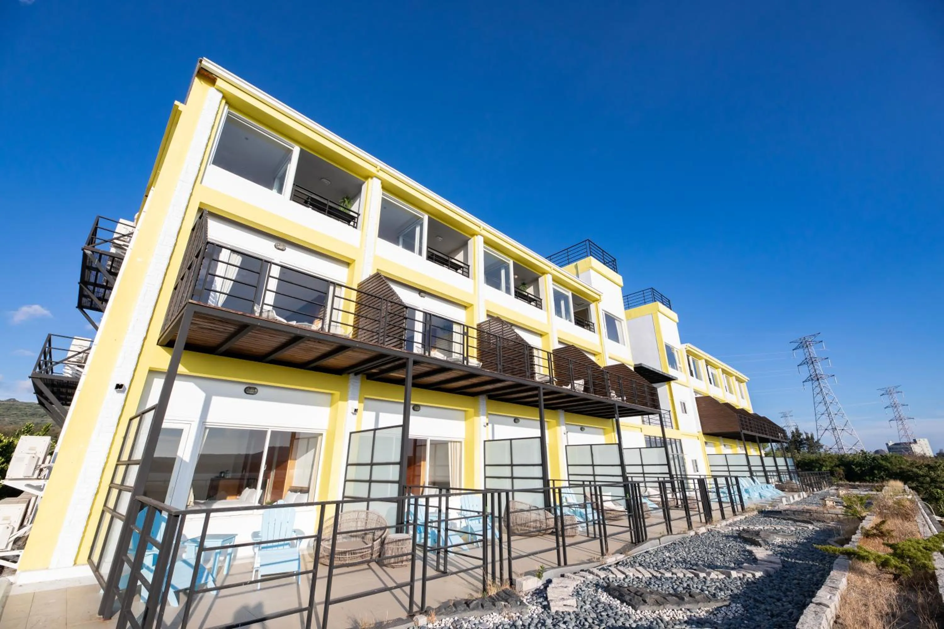 Property building in Lovestar Lakeside Hotel - Starlight Building