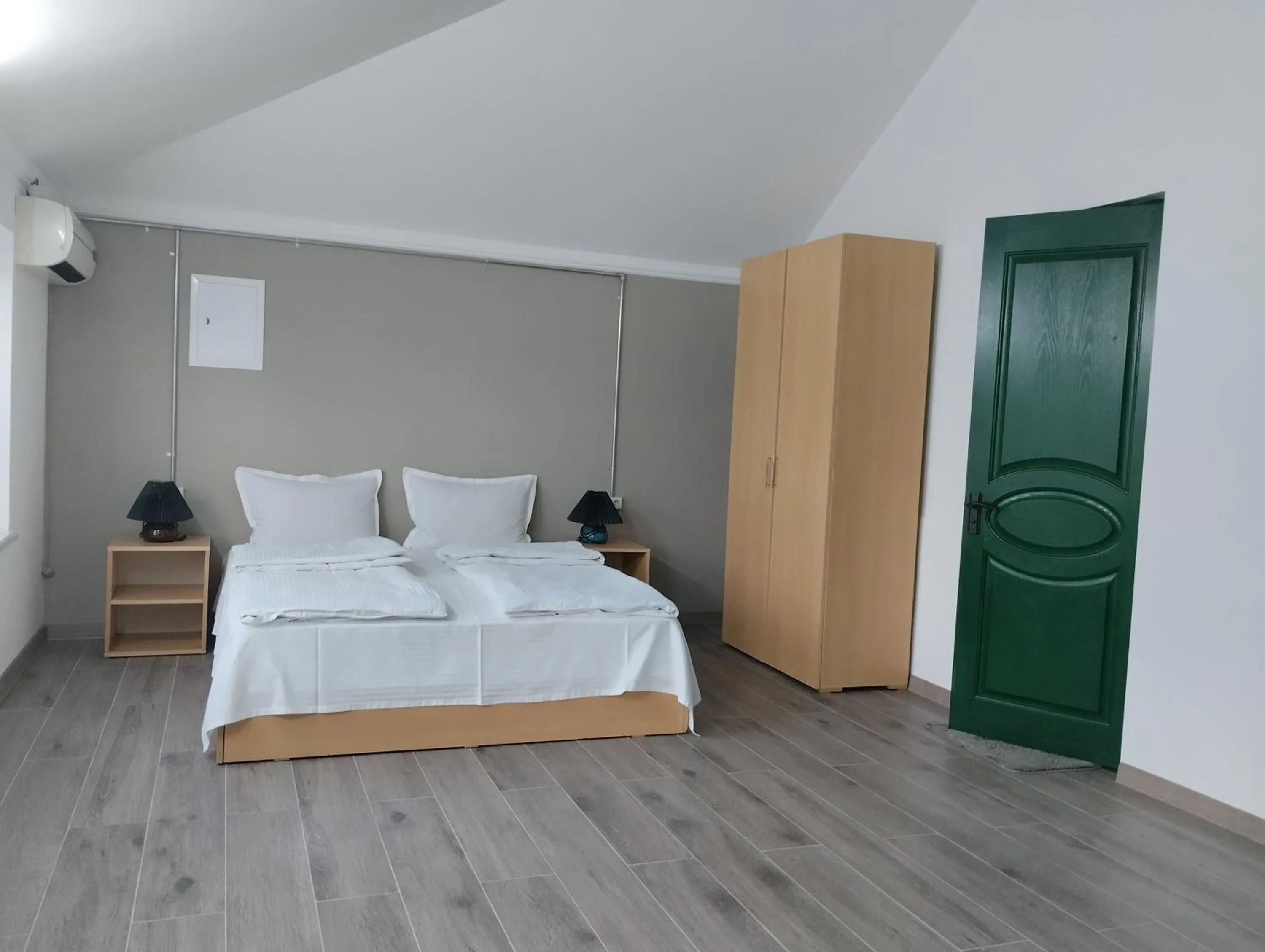 Photo of the whole room, Bed in JR's House