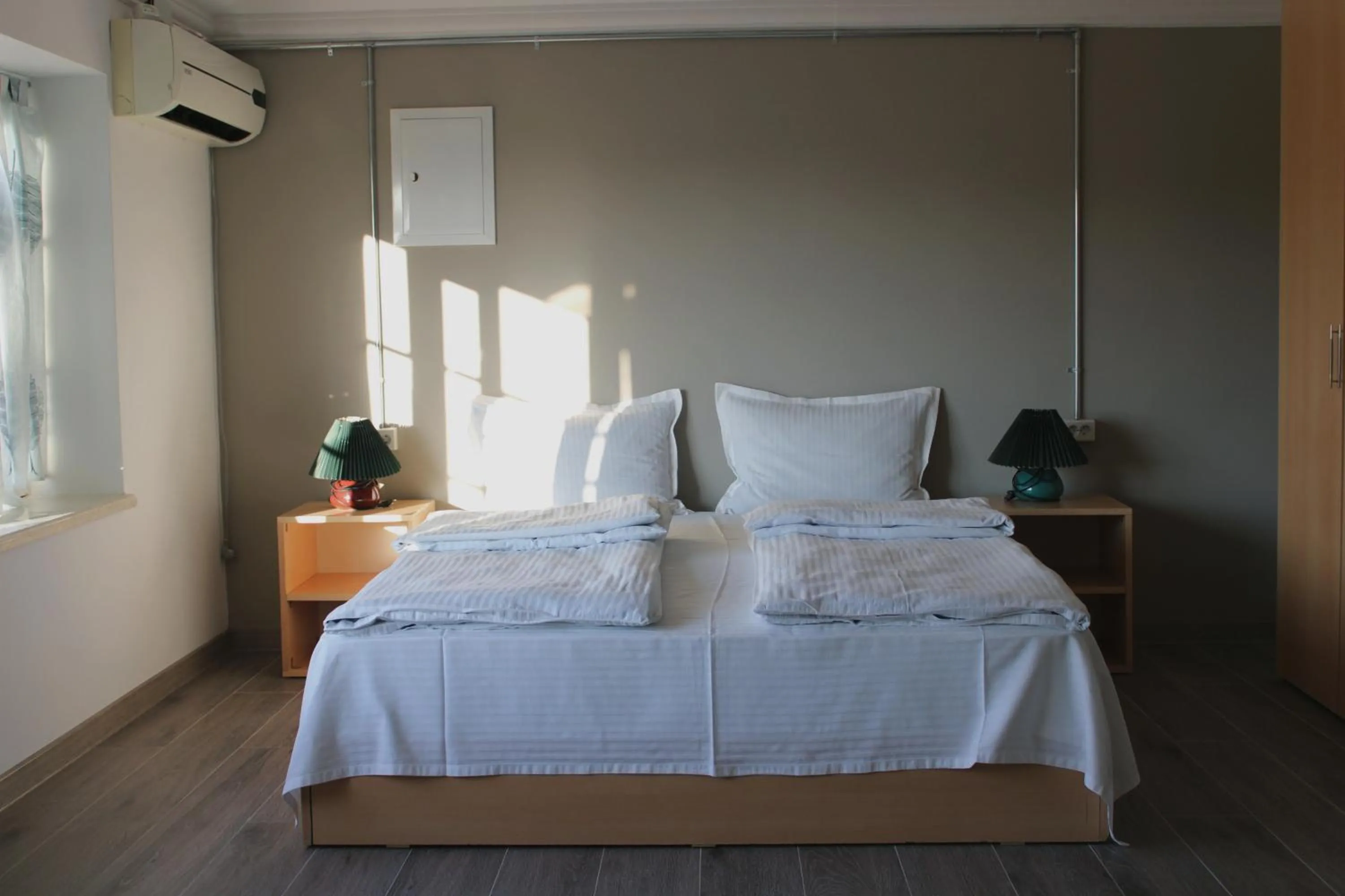 Bedroom, Bed in JR's House