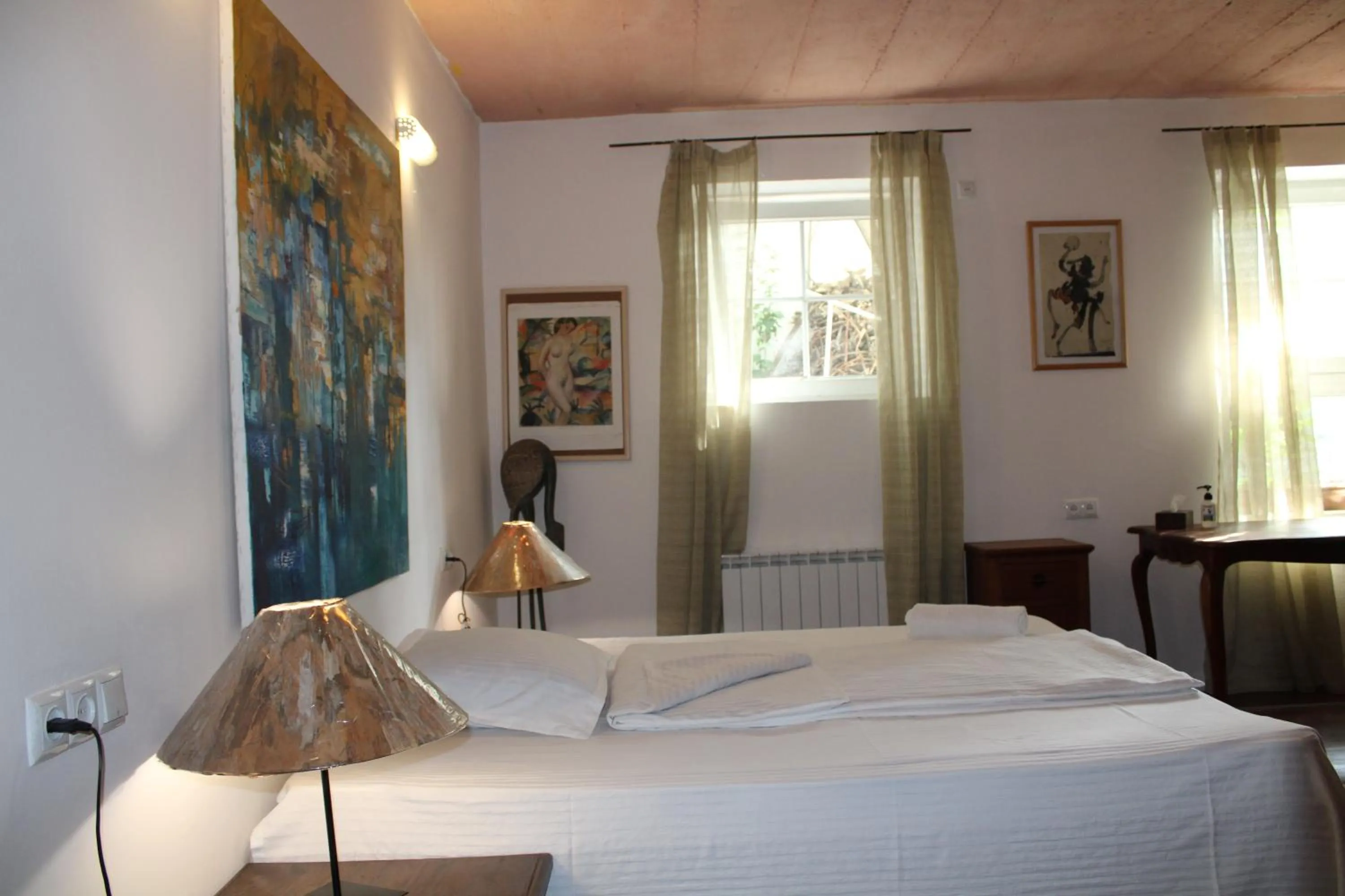 Bedroom, Bed in JR's House