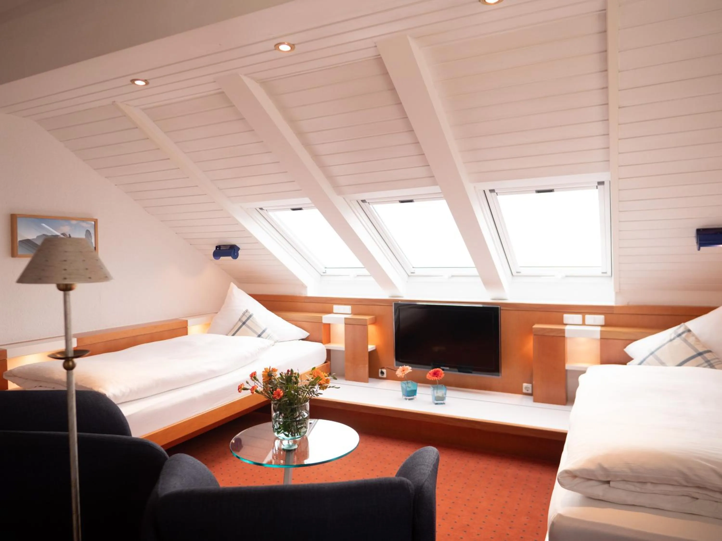 Photo of the whole room, Bed in Hanseat