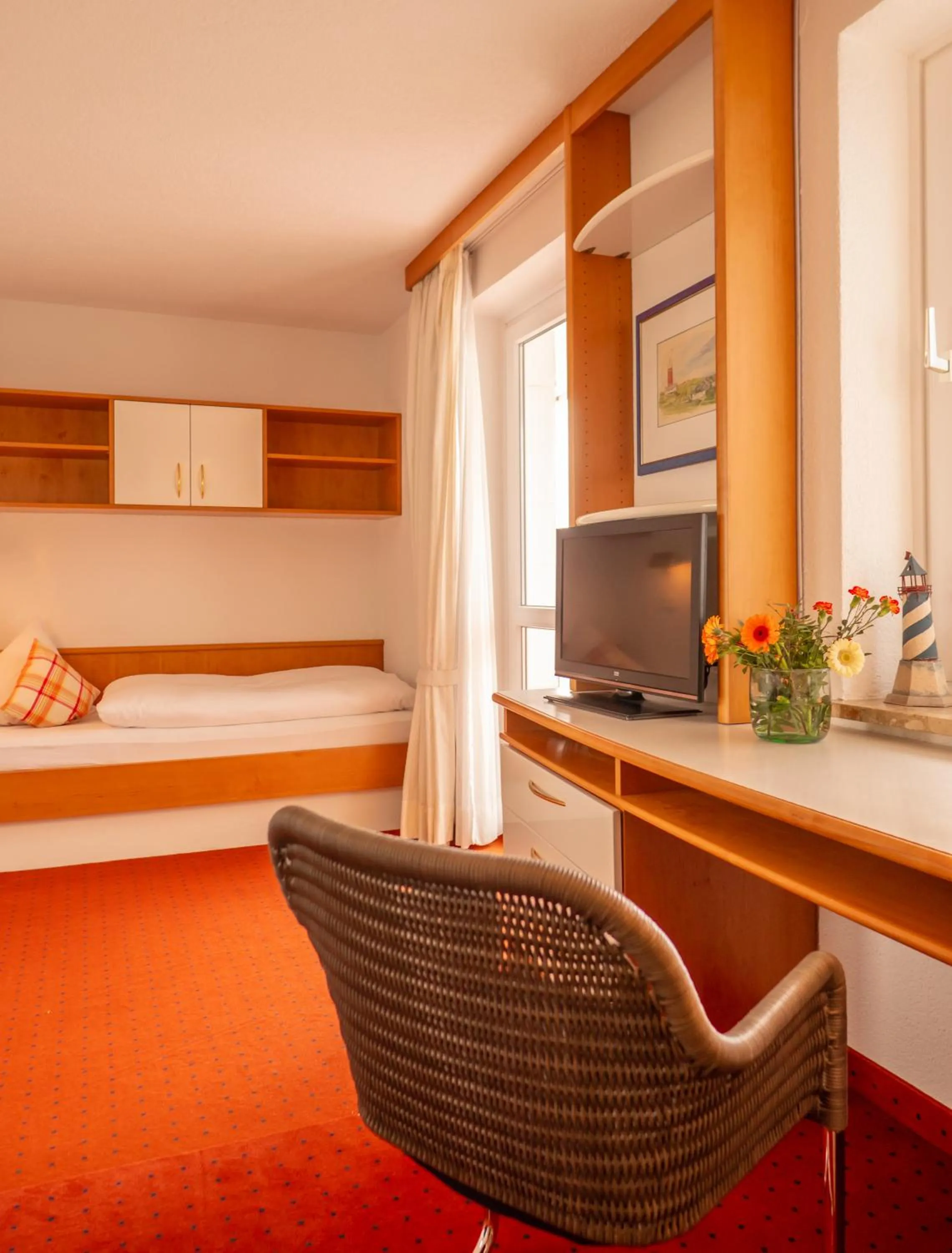 Photo of the whole room, Bed in Hanseat