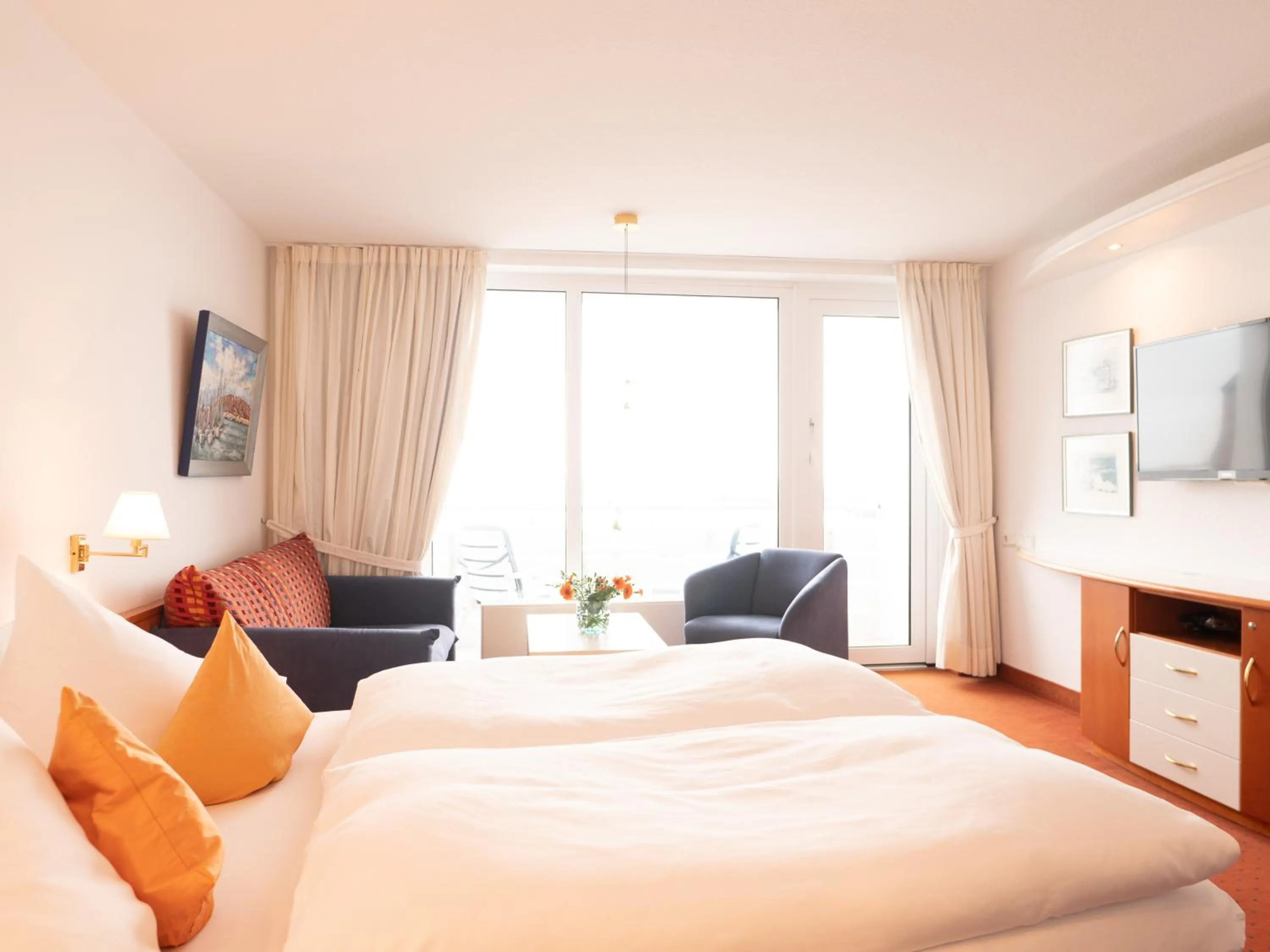 Photo of the whole room, Bed in Hanseat