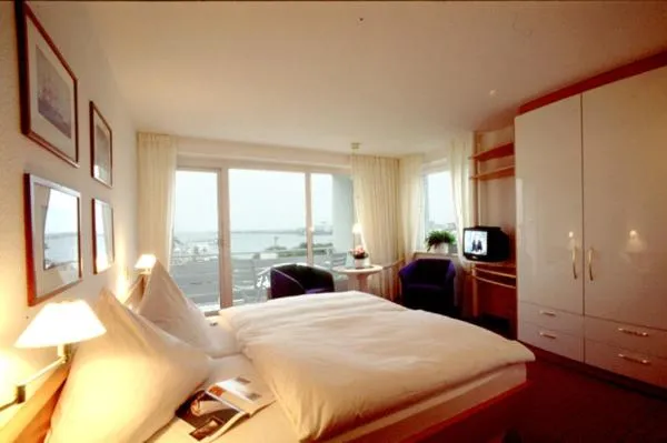 Photo of the whole room, Bed in Hanseat