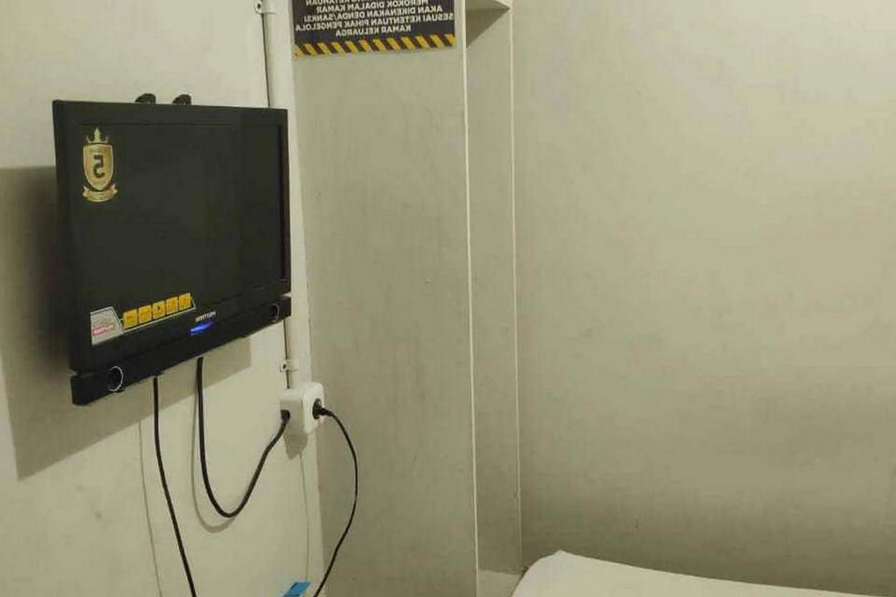 TV and multimedia in Marson Interkota Residence Mitra RedDoorz