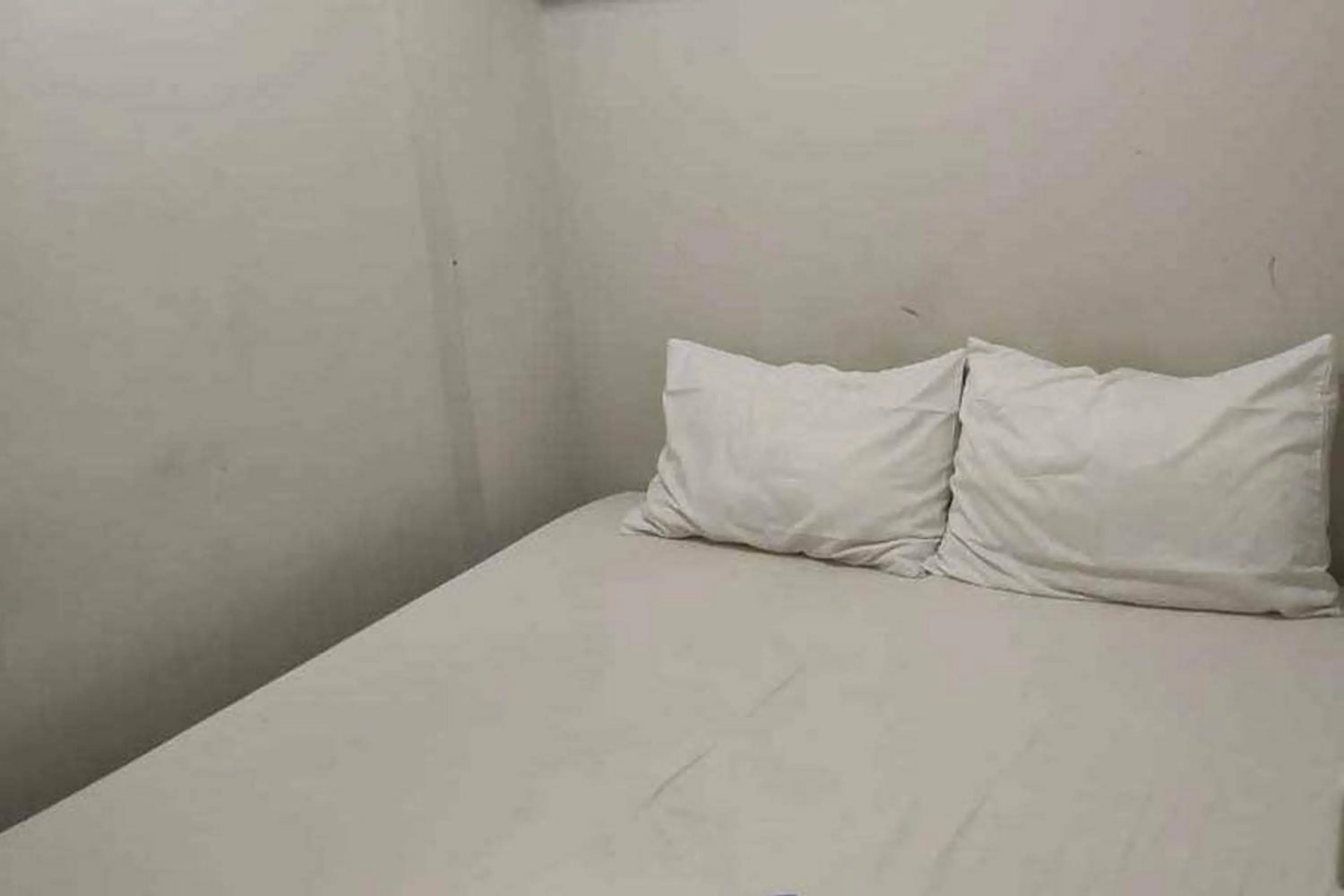 Bed in Marson Interkota Residence Mitra RedDoorz