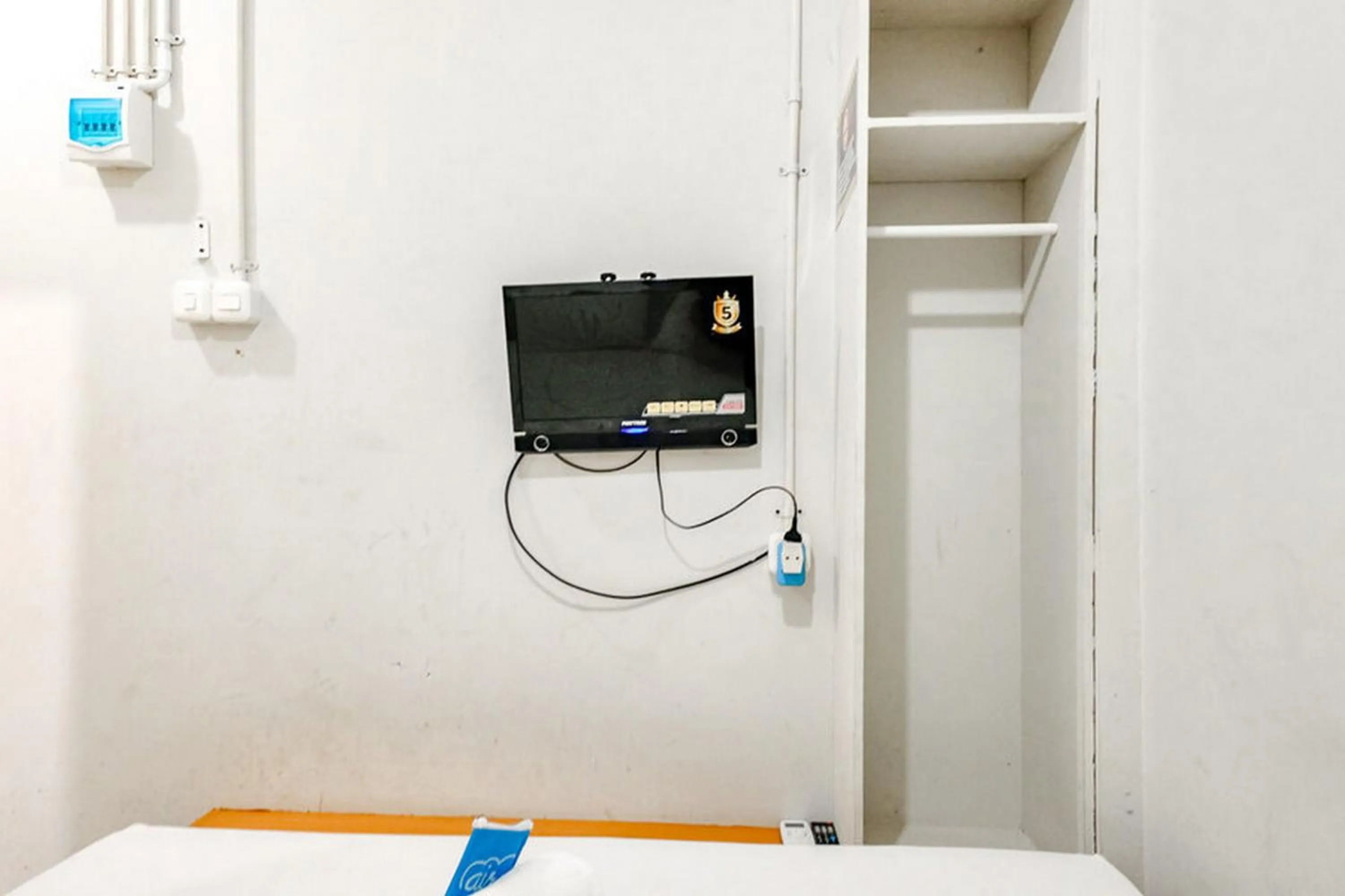 TV and multimedia in Marson Interkota Residence Mitra RedDoorz