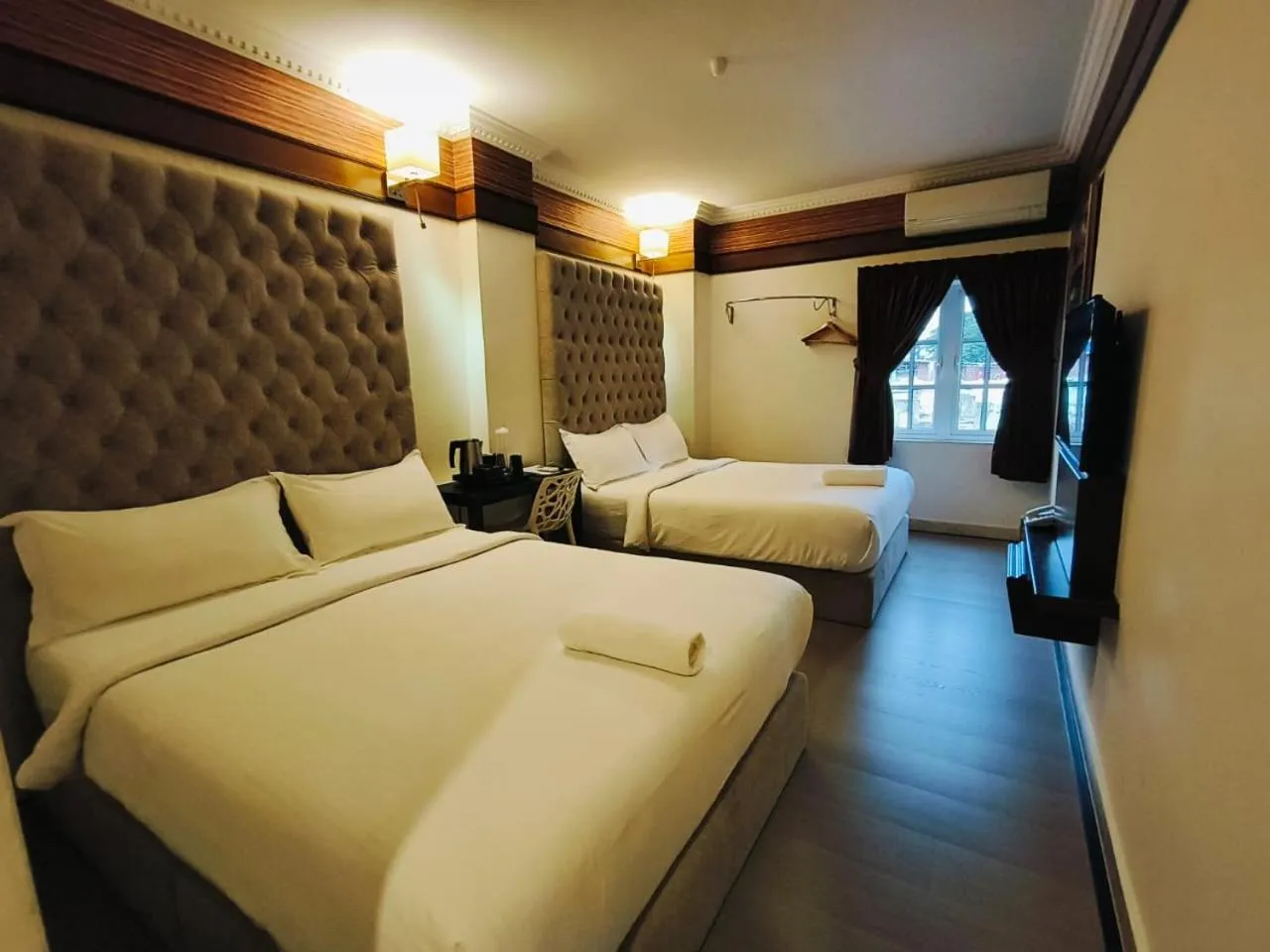 Bed in Seriental Hotel I check in 3pm-11pm only