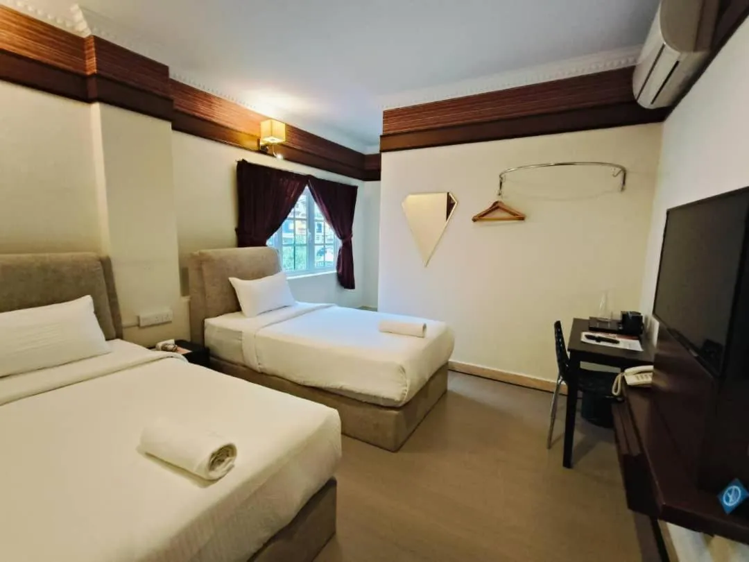 Bed in Seriental Hotel I check in 3pm-11pm only