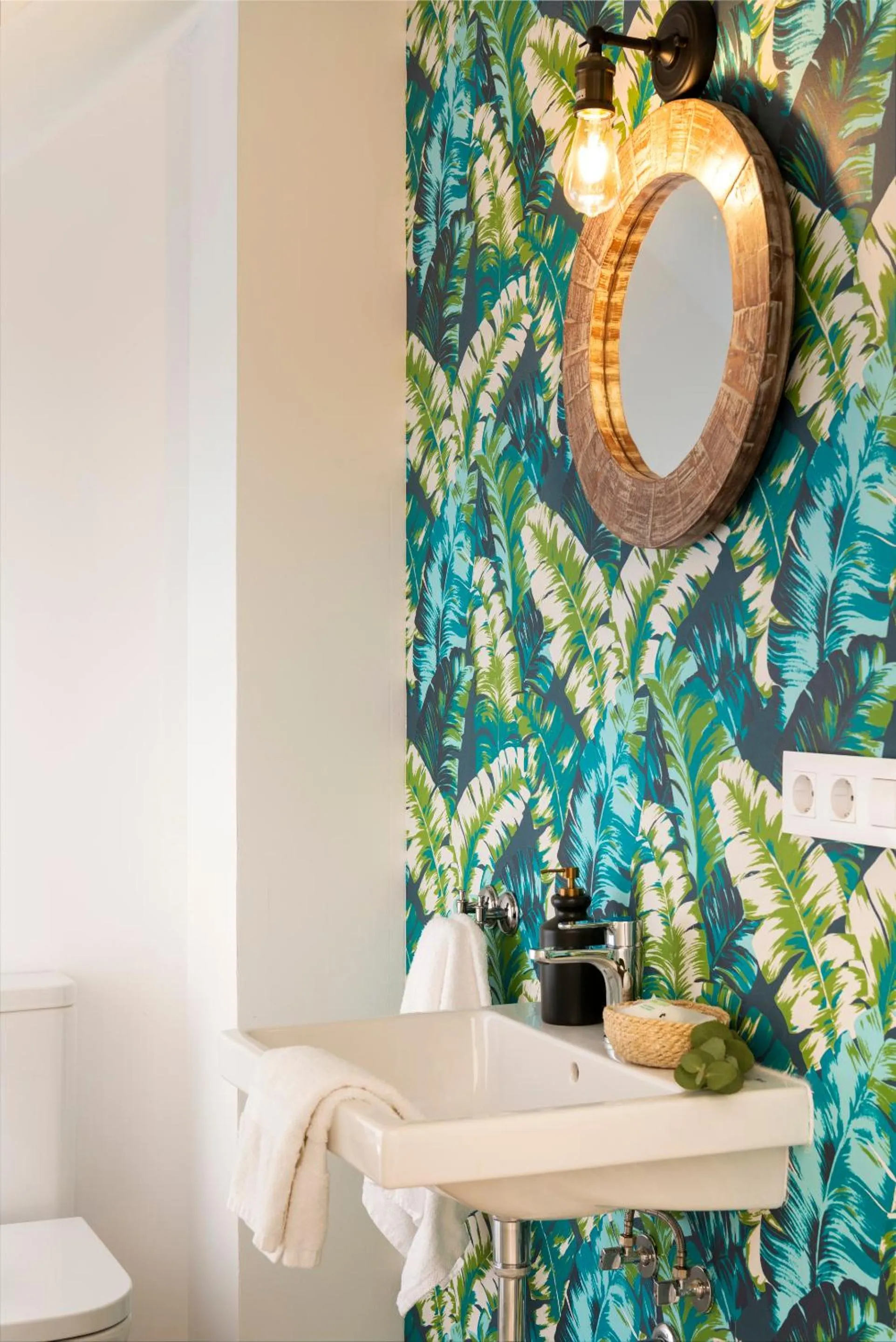 Toilet in Casa Triana 1888 Suites by Época