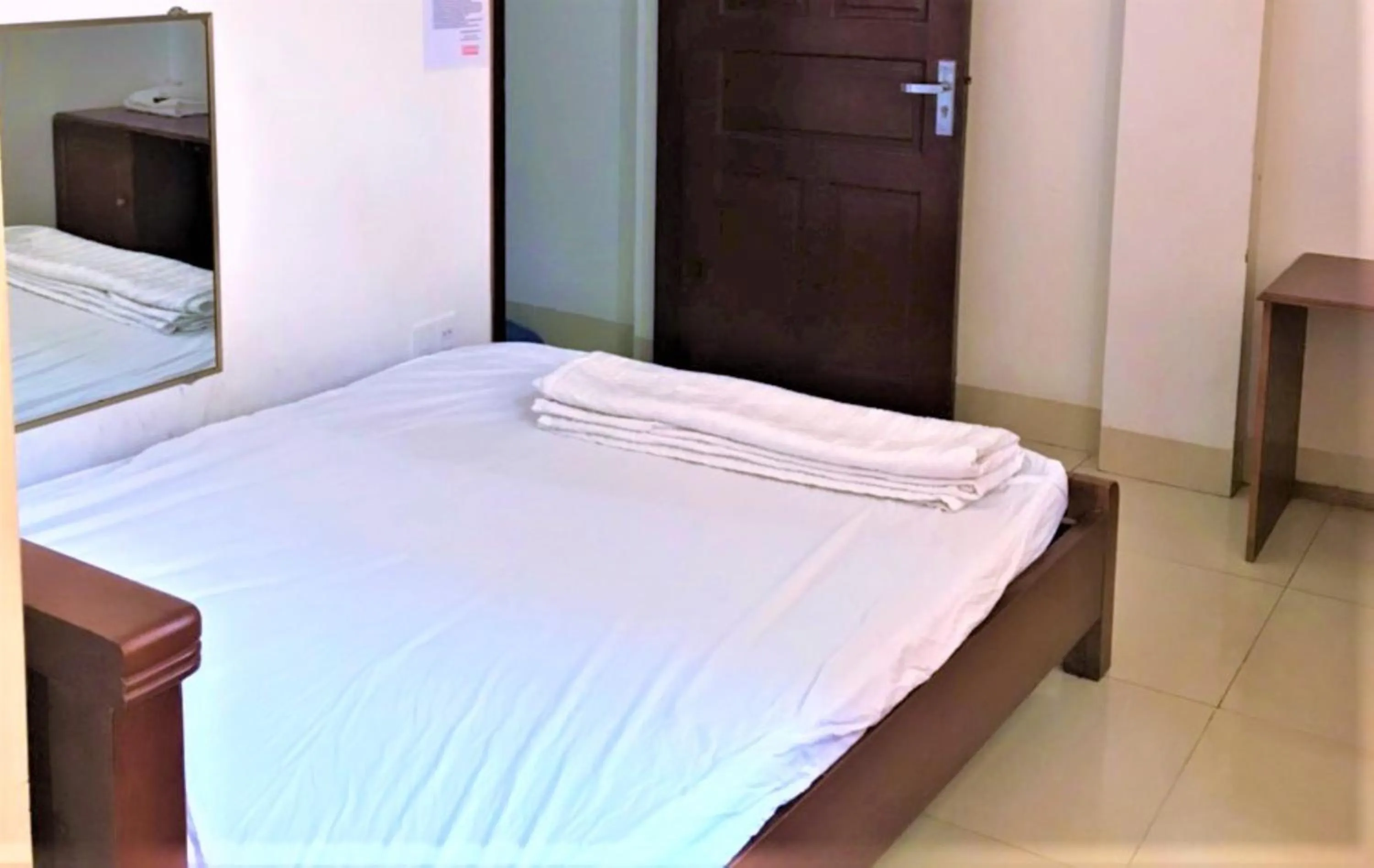 Bedroom in Dung Khanh Motel