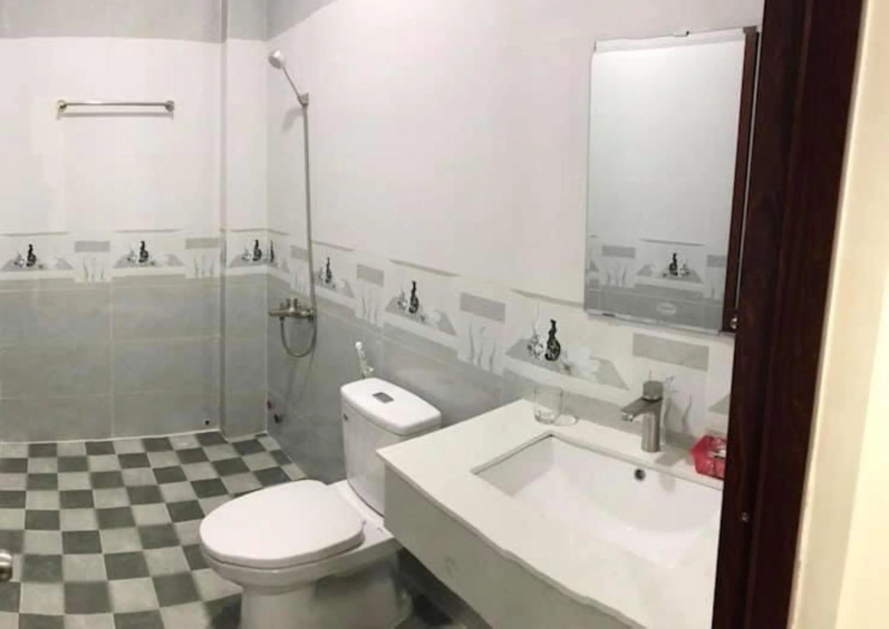 Bathroom in Dung Khanh Motel