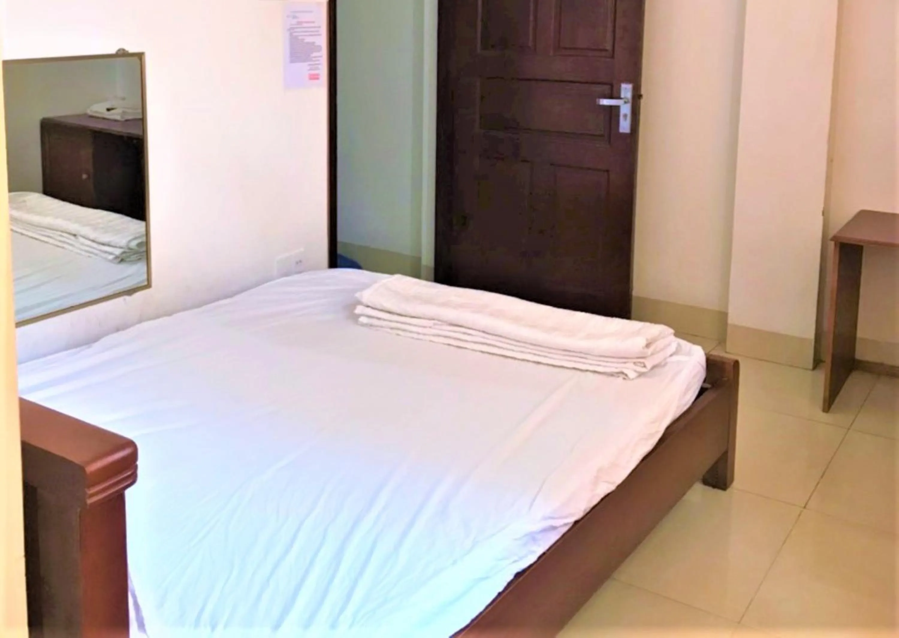 Bedroom in Dung Khanh Motel