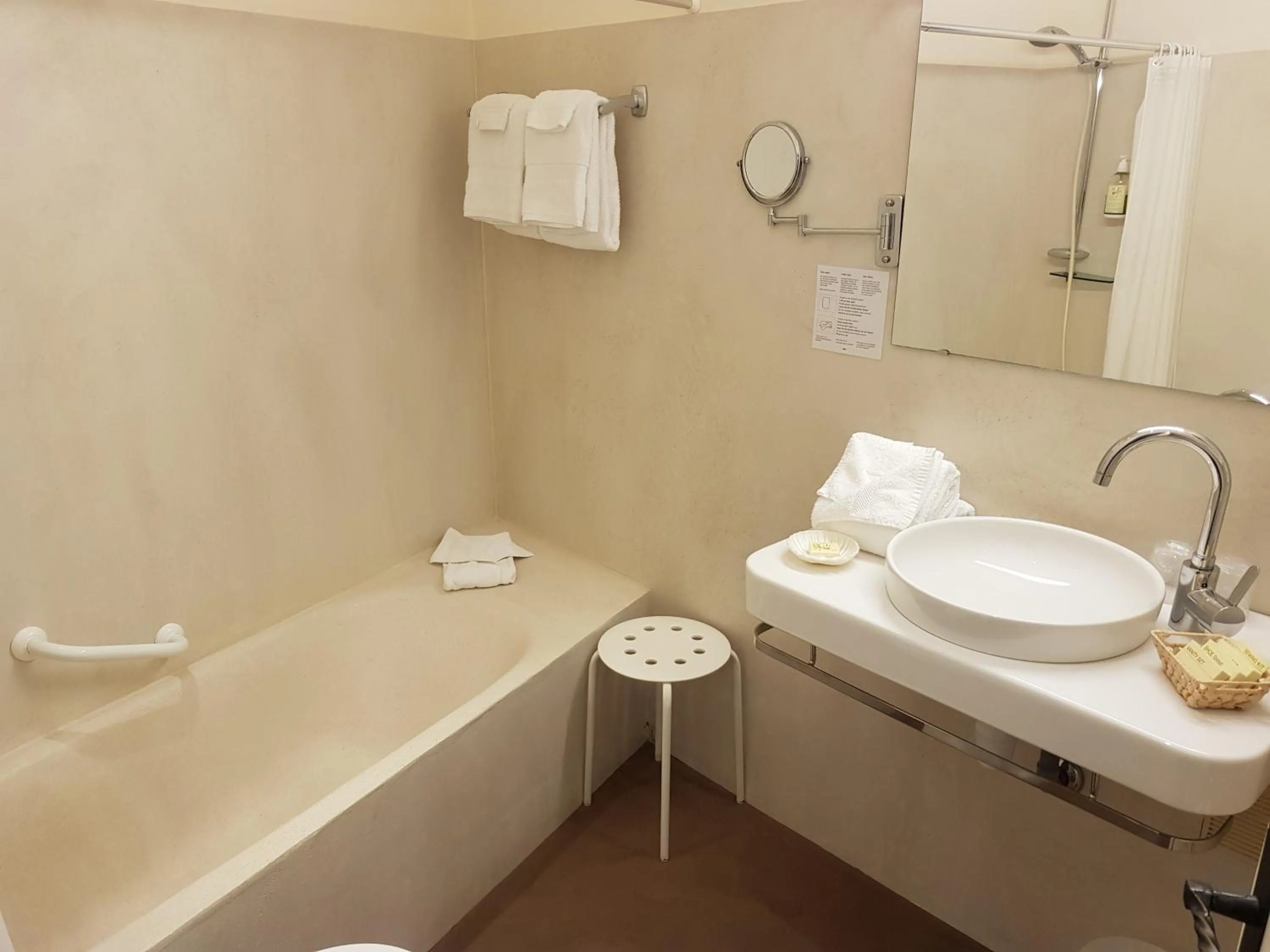 Bathroom in Hôtel de Charme Brise Marine