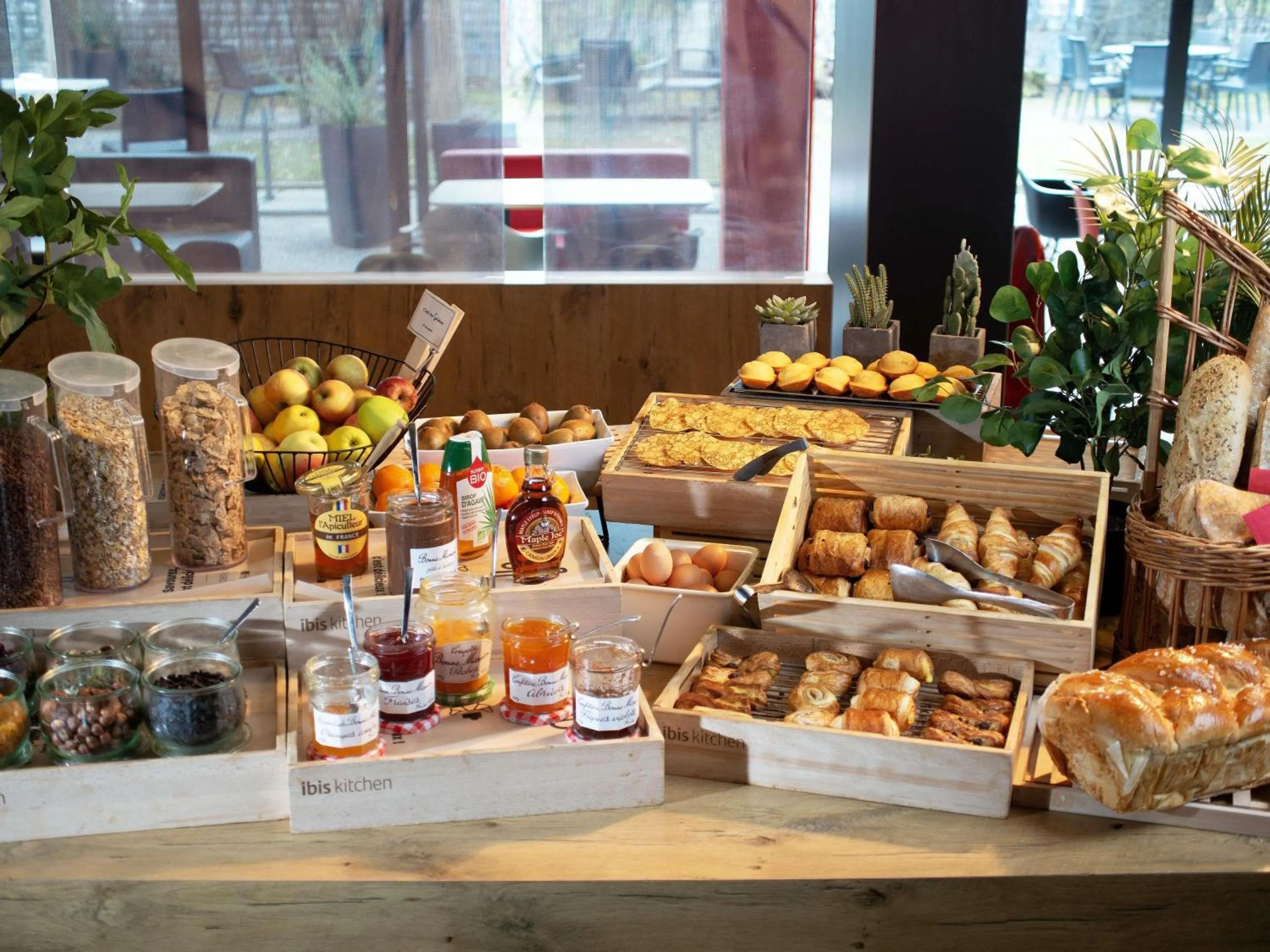 Breakfast in Ibis Saint-Genis-Pouilly Genève
