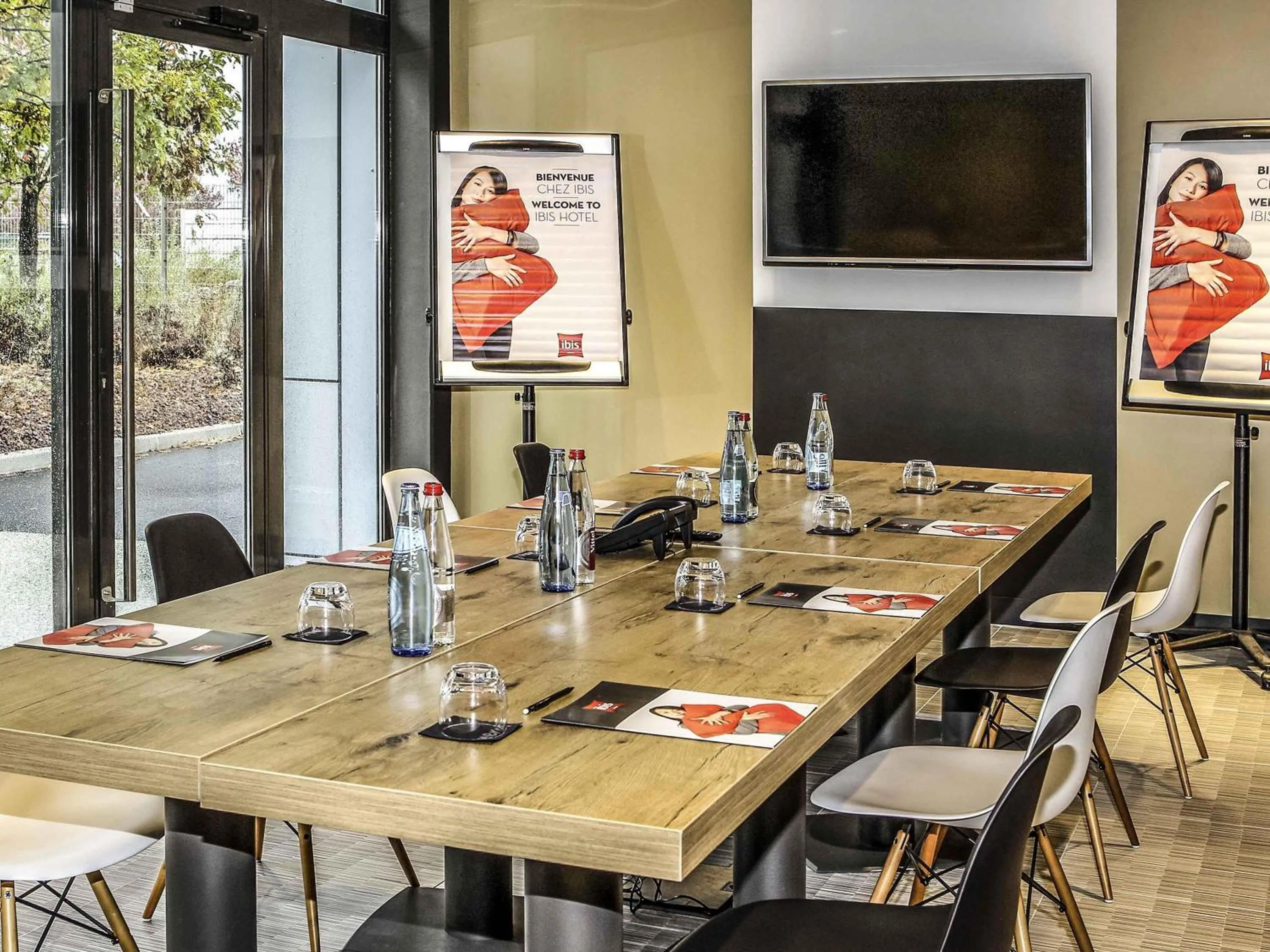 Meeting/conference room in Ibis Saint-Genis-Pouilly Genève