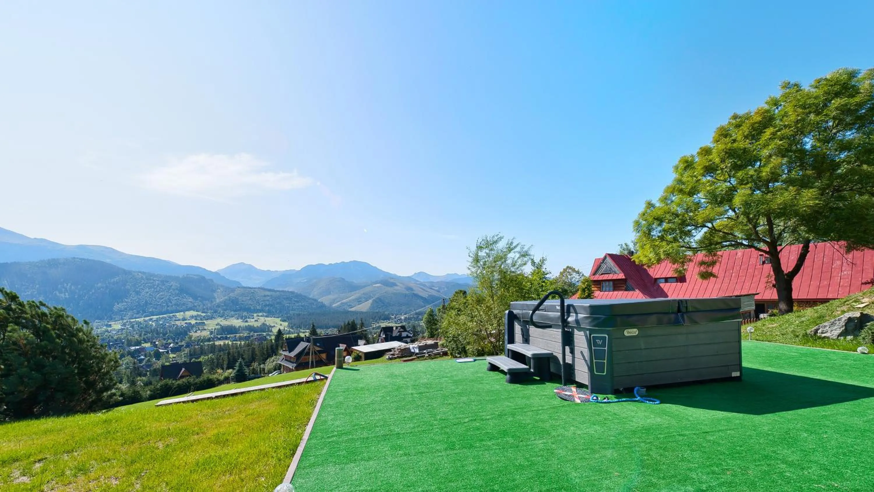 Mountain view in Kościelisko - Królewska, Sun & Snow