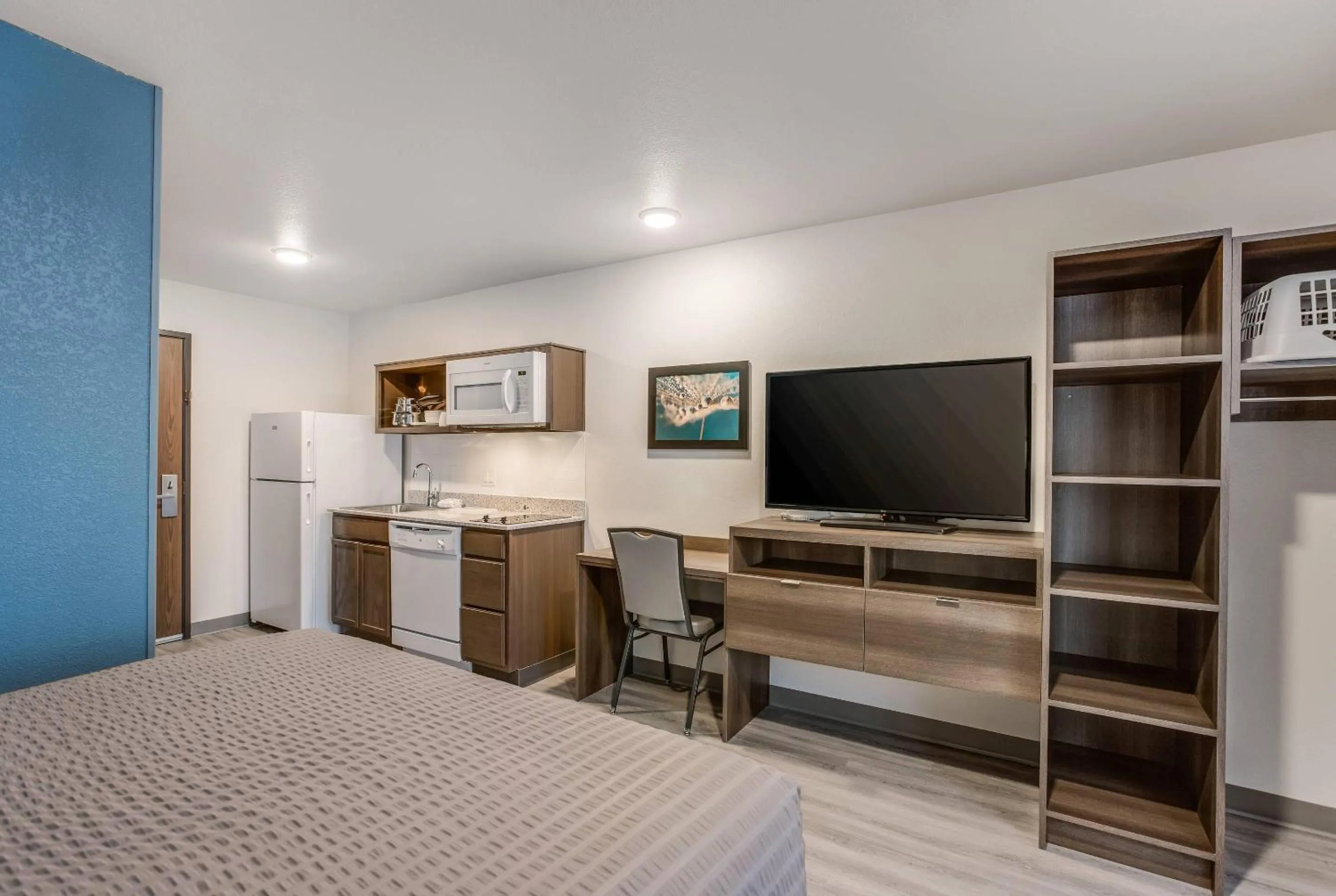 Bedroom, Bed in WoodSpring Suites Novi Farmington