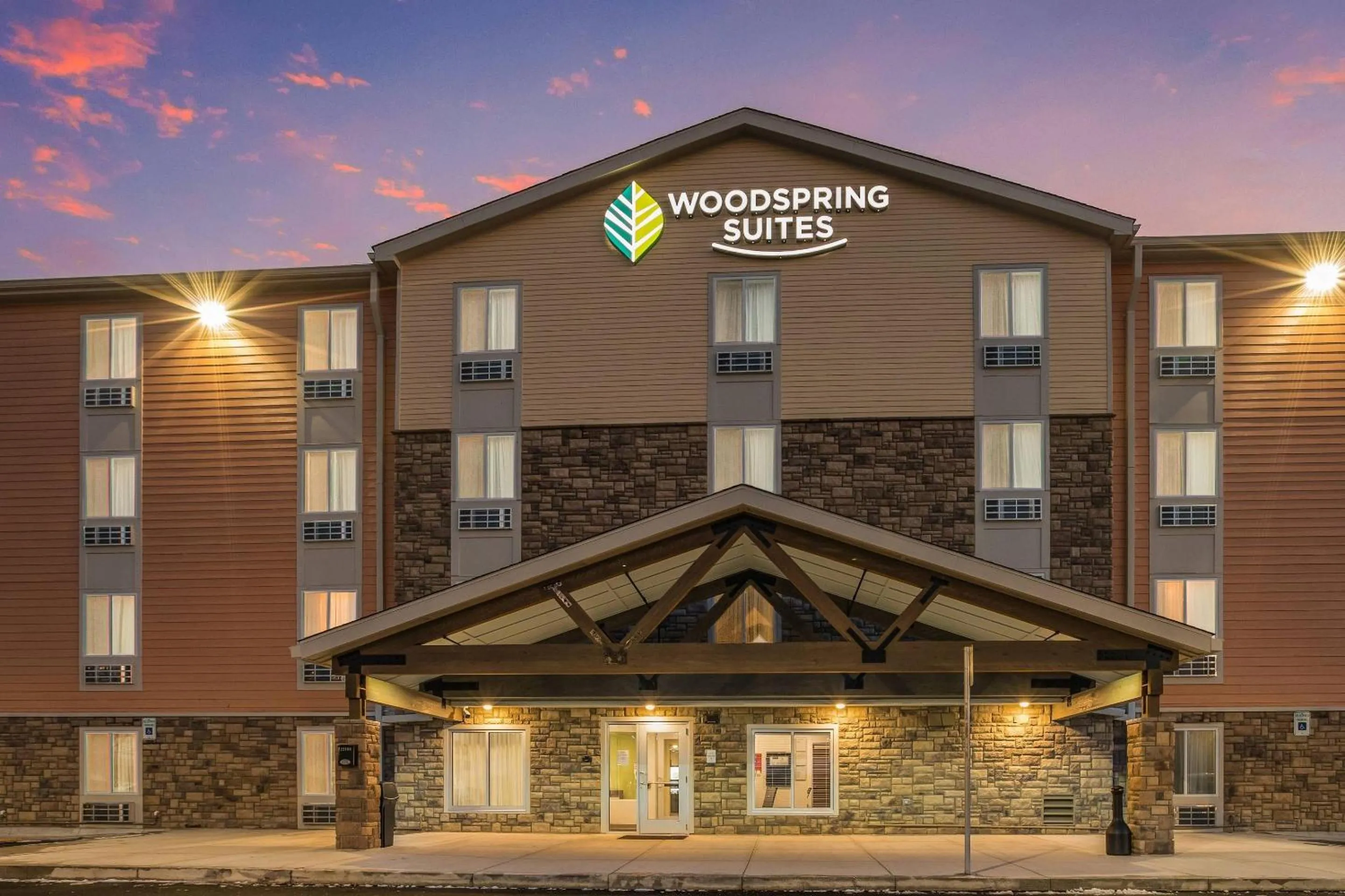 Property building in WoodSpring Suites Novi Farmington