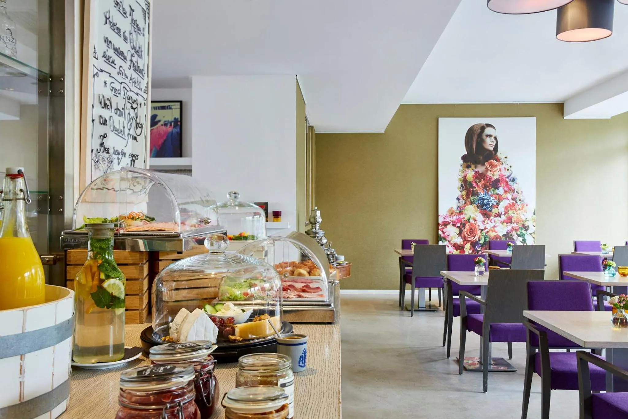 Breakfast in Hotel Indigo - Dusseldorf - Victoriaplatz by IHG