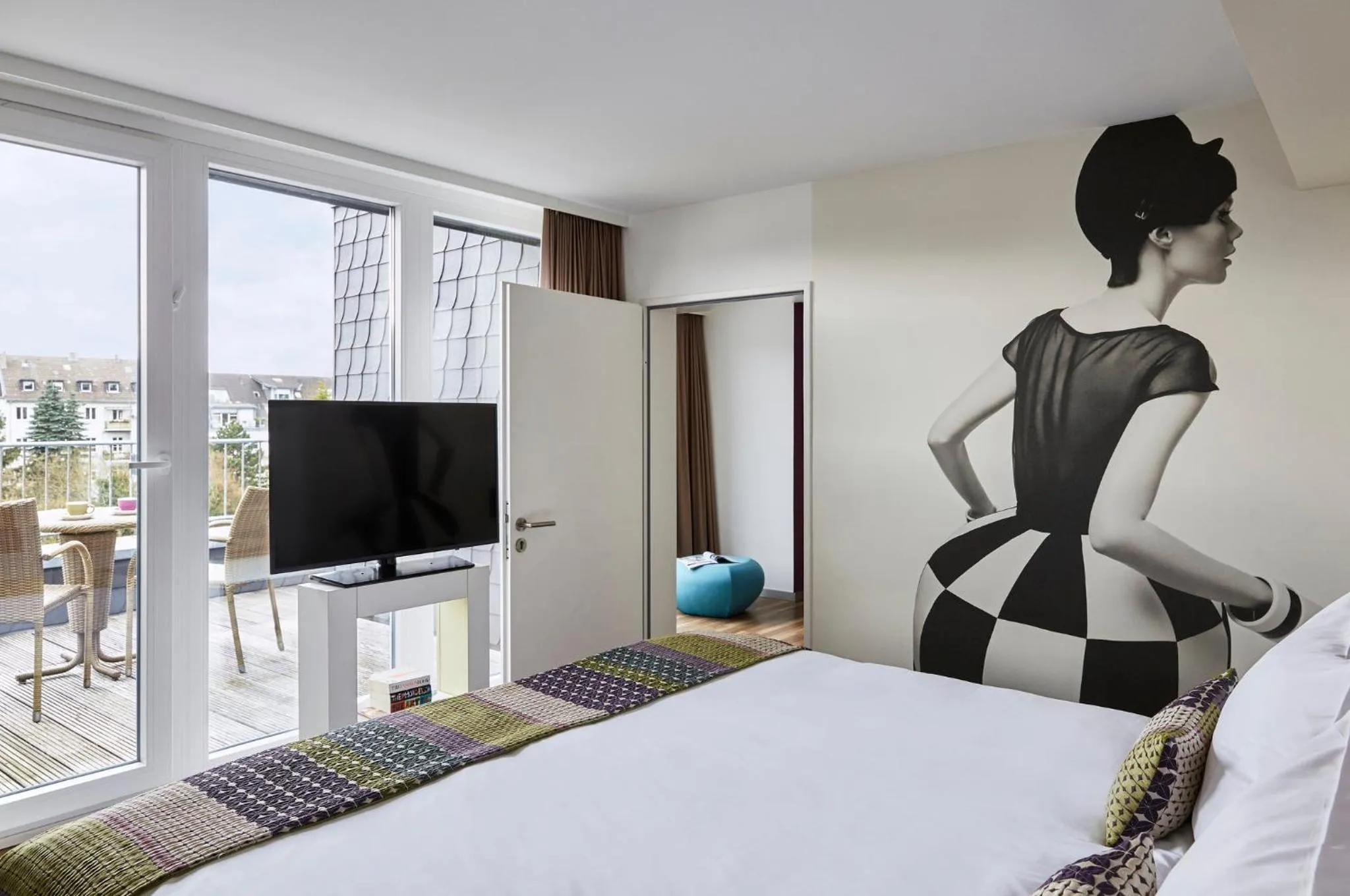 Photo of the whole room, Bed in Hotel Indigo - Dusseldorf - Victoriaplatz by IHG