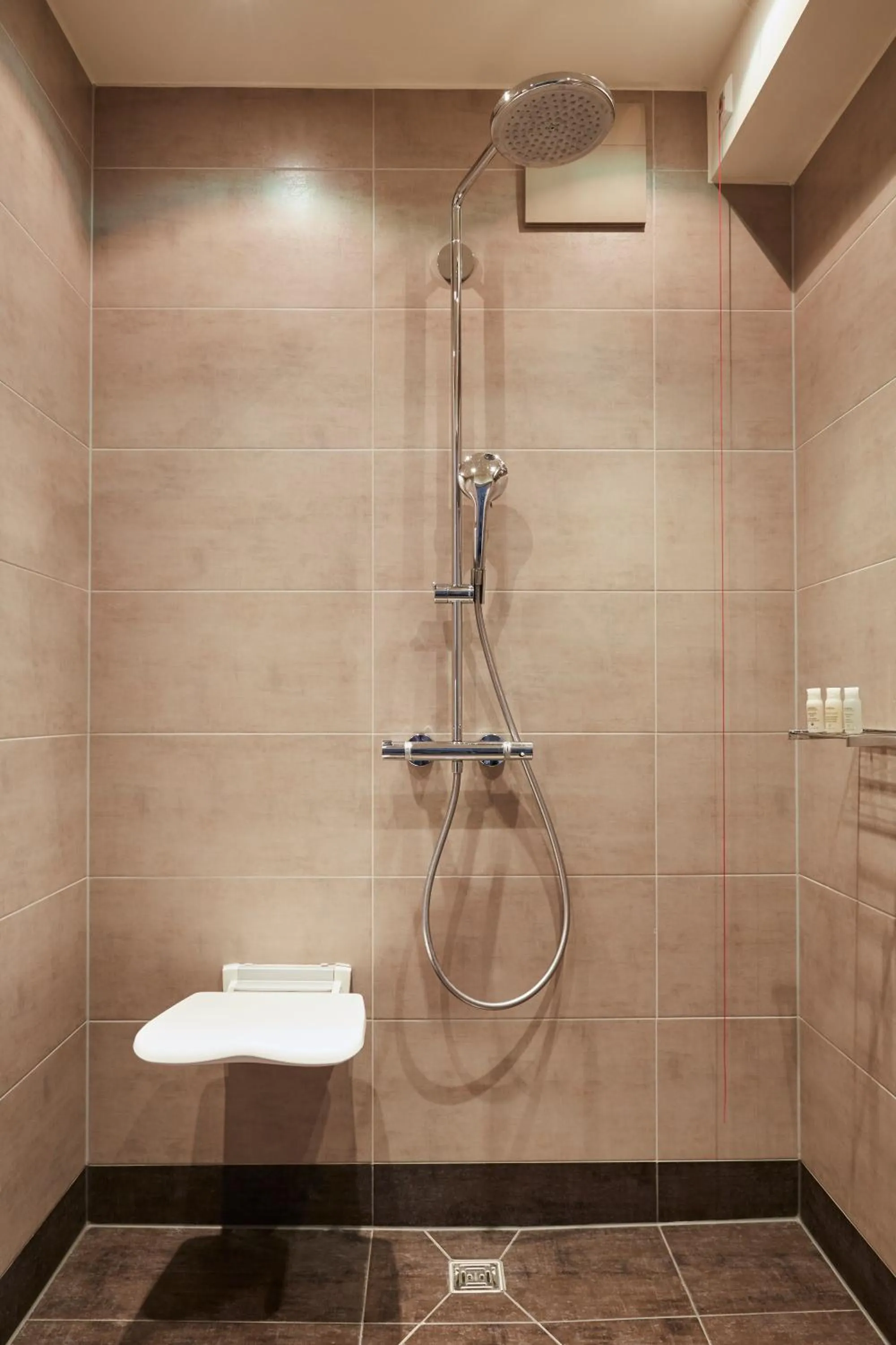 Bathroom in Hotel Indigo - Dusseldorf - Victoriaplatz by IHG