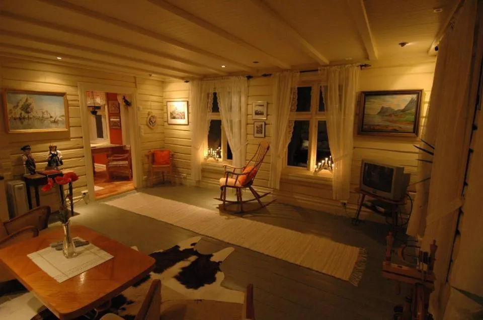 Photo of the whole room in Kabelvåg Feriehus & Camping