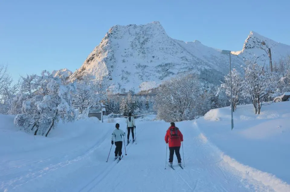 People in Kabelvåg Feriehus & Camping