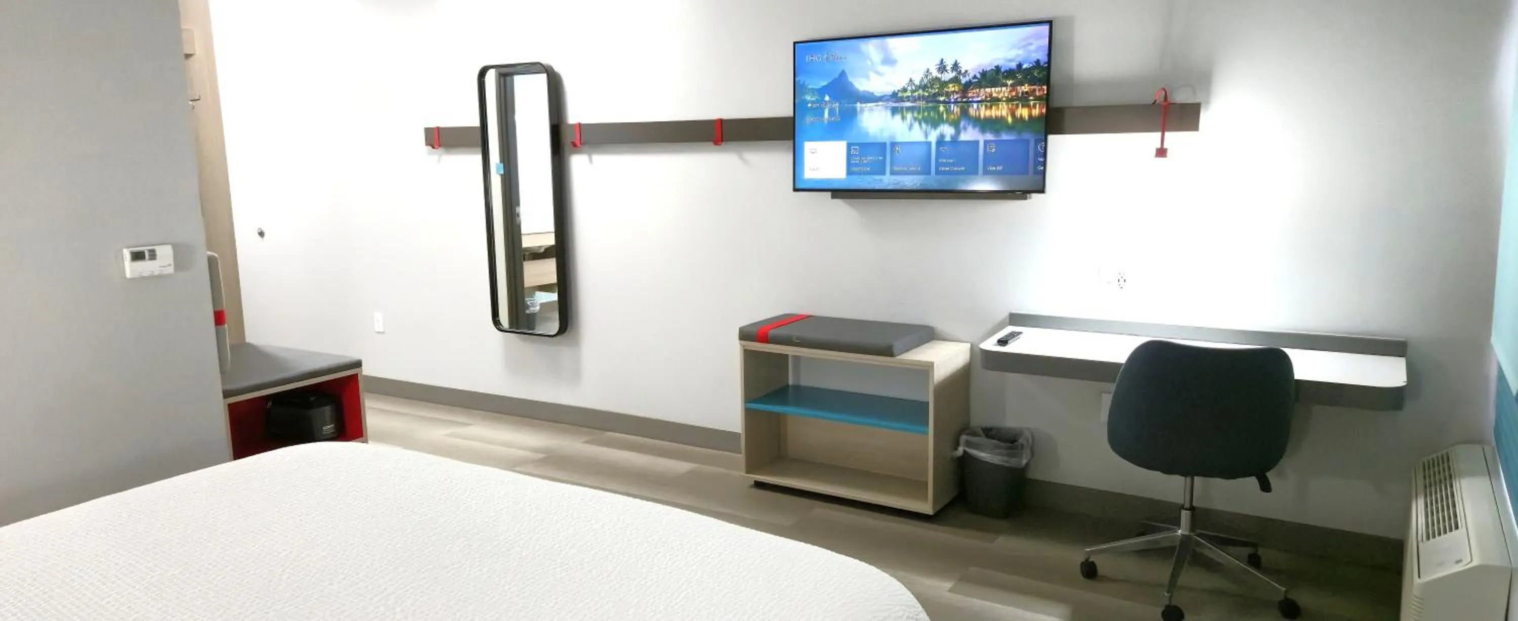TV and multimedia, Bed in avid hotels - Kalamazoo East by IHG