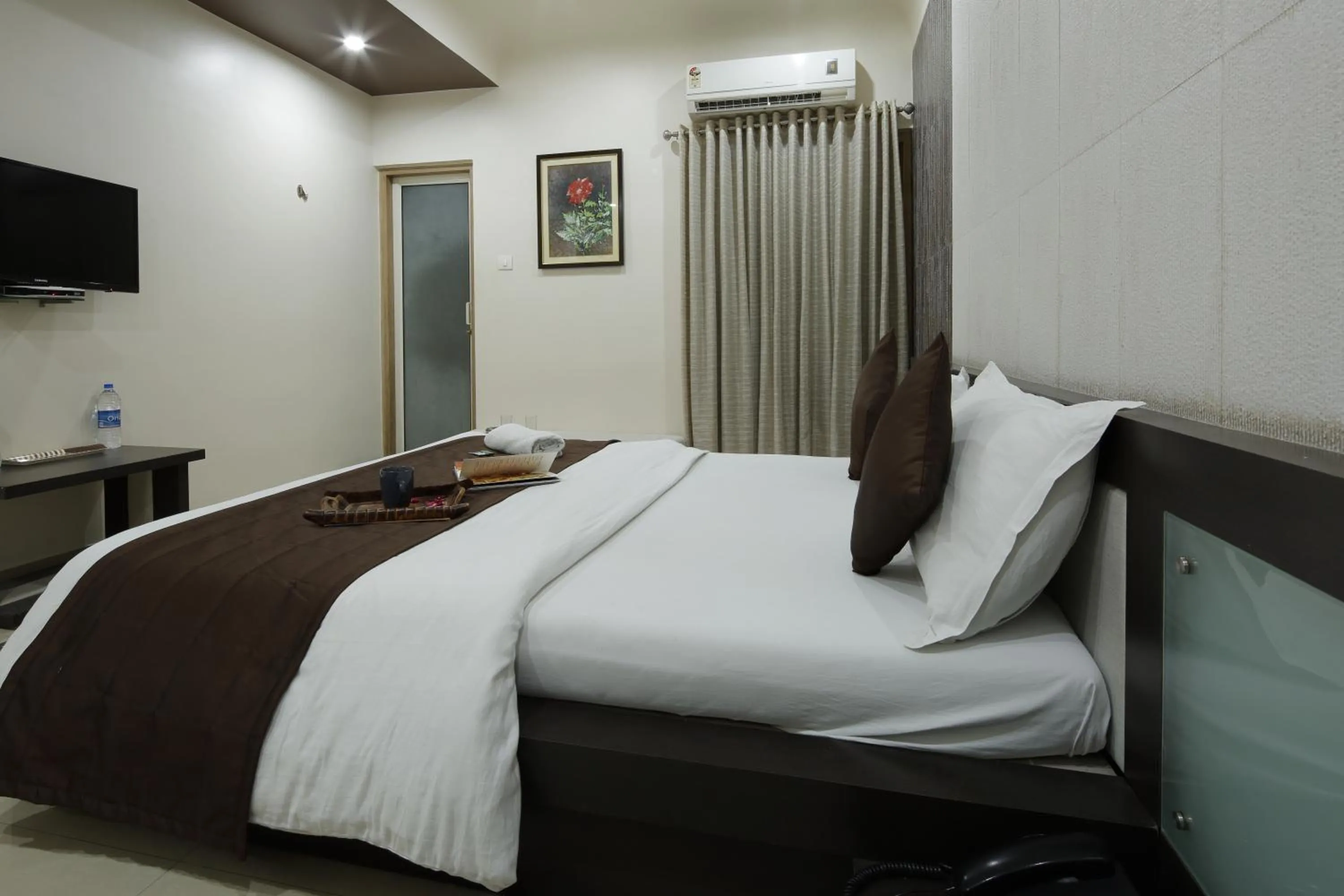 Photo of the whole room, Bed in Hotel Volga