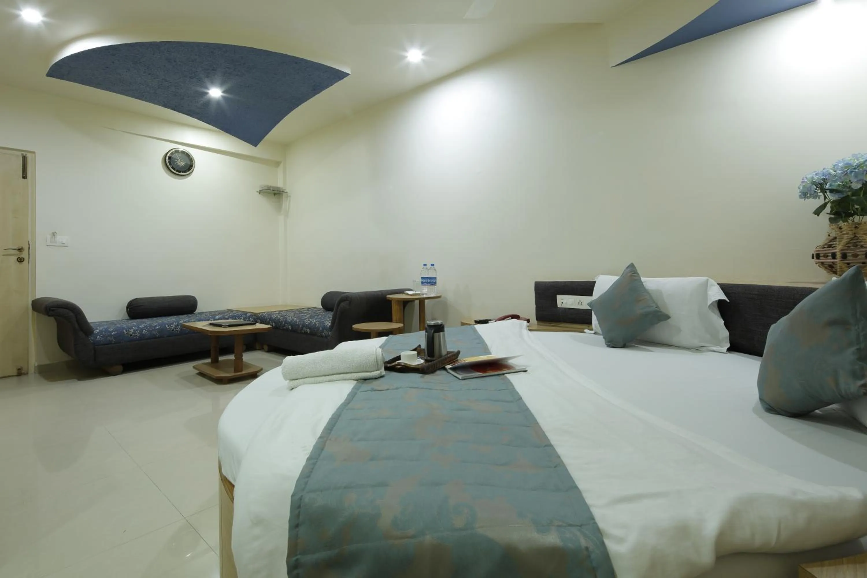 Photo of the whole room, Bed in Hotel Volga