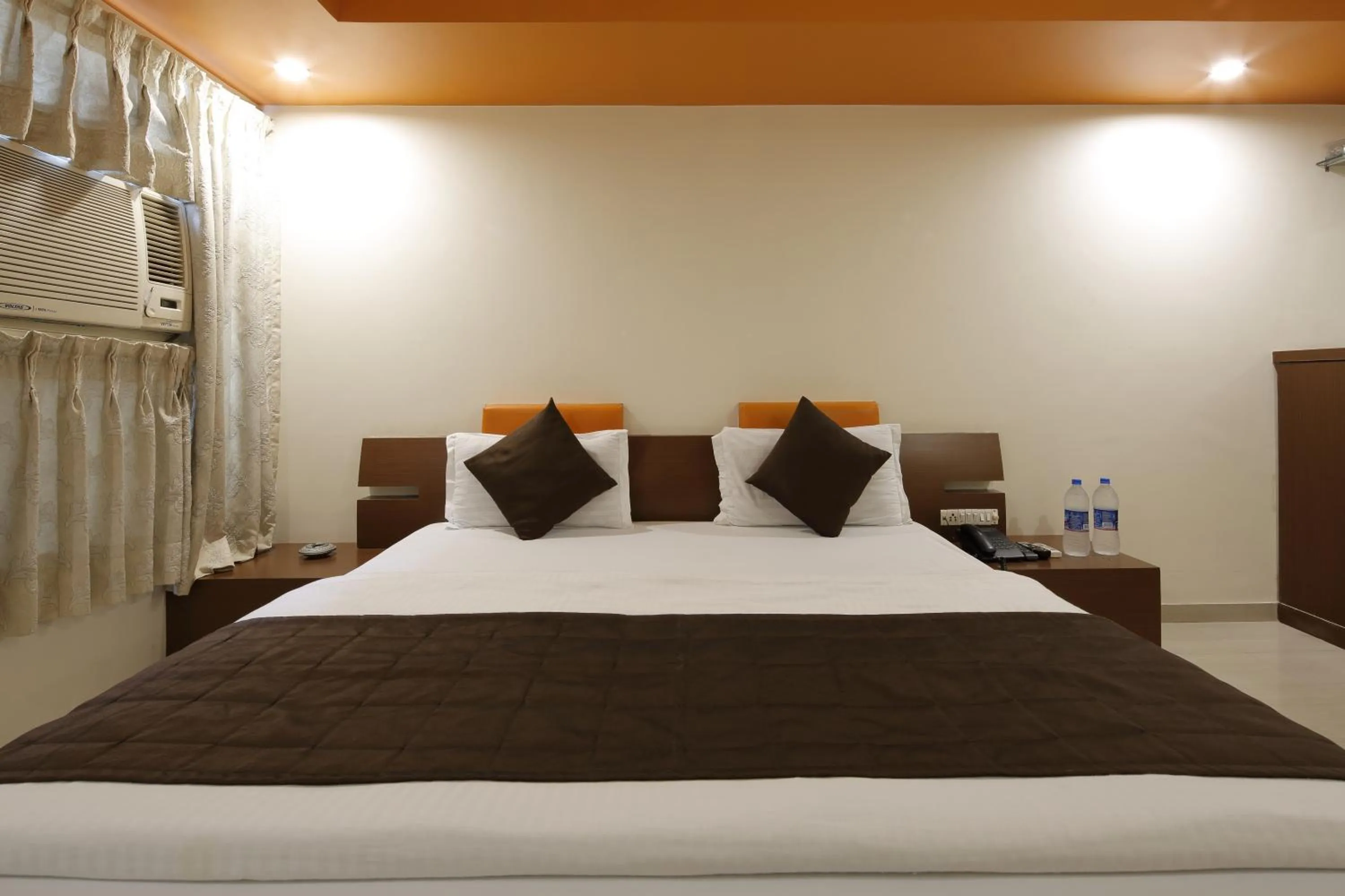 Bedroom, Bed in Hotel Volga