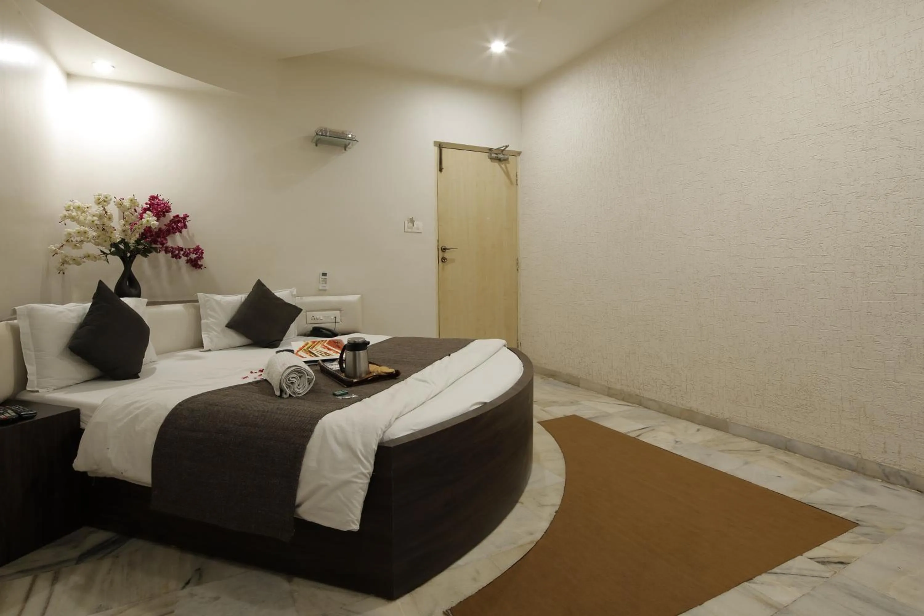 Photo of the whole room, Bed in Hotel Volga