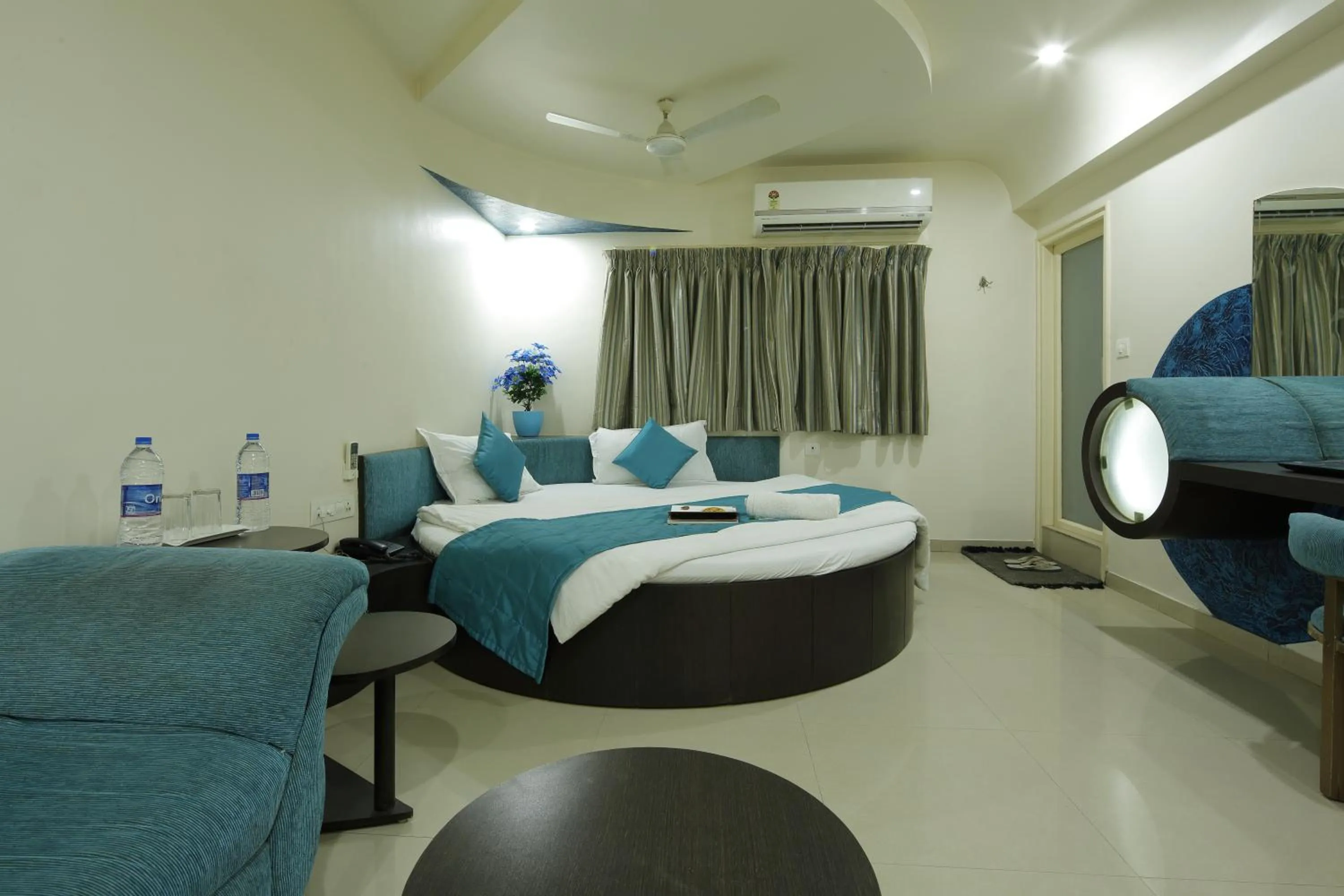 Photo of the whole room in Hotel Volga