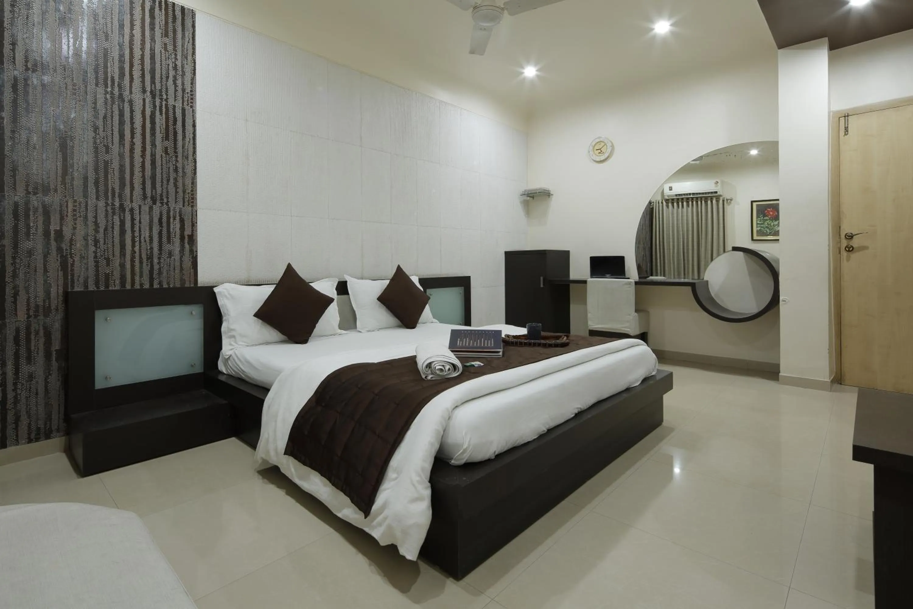 Photo of the whole room, Bed in Hotel Volga