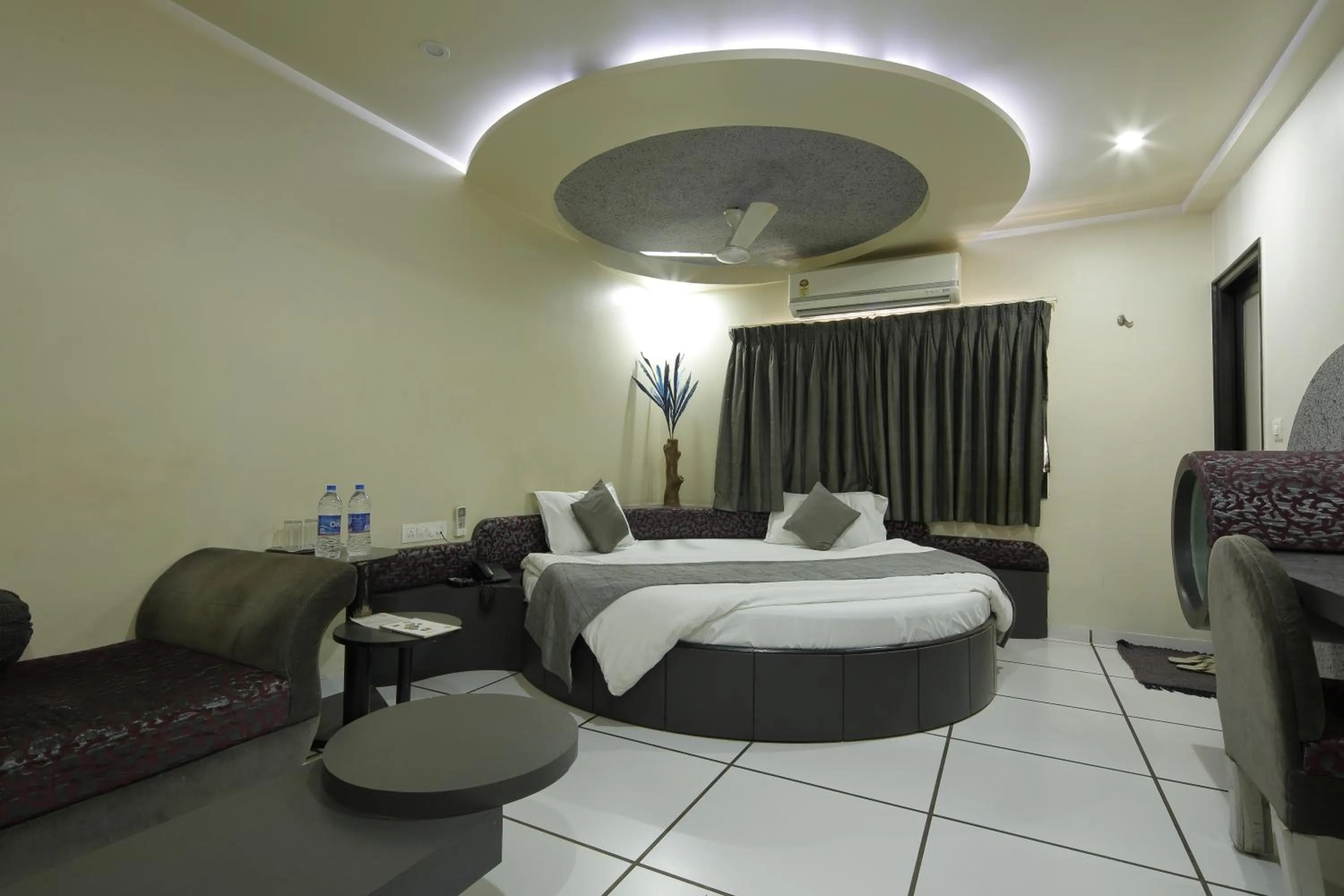 Photo of the whole room, Bed in Hotel Volga