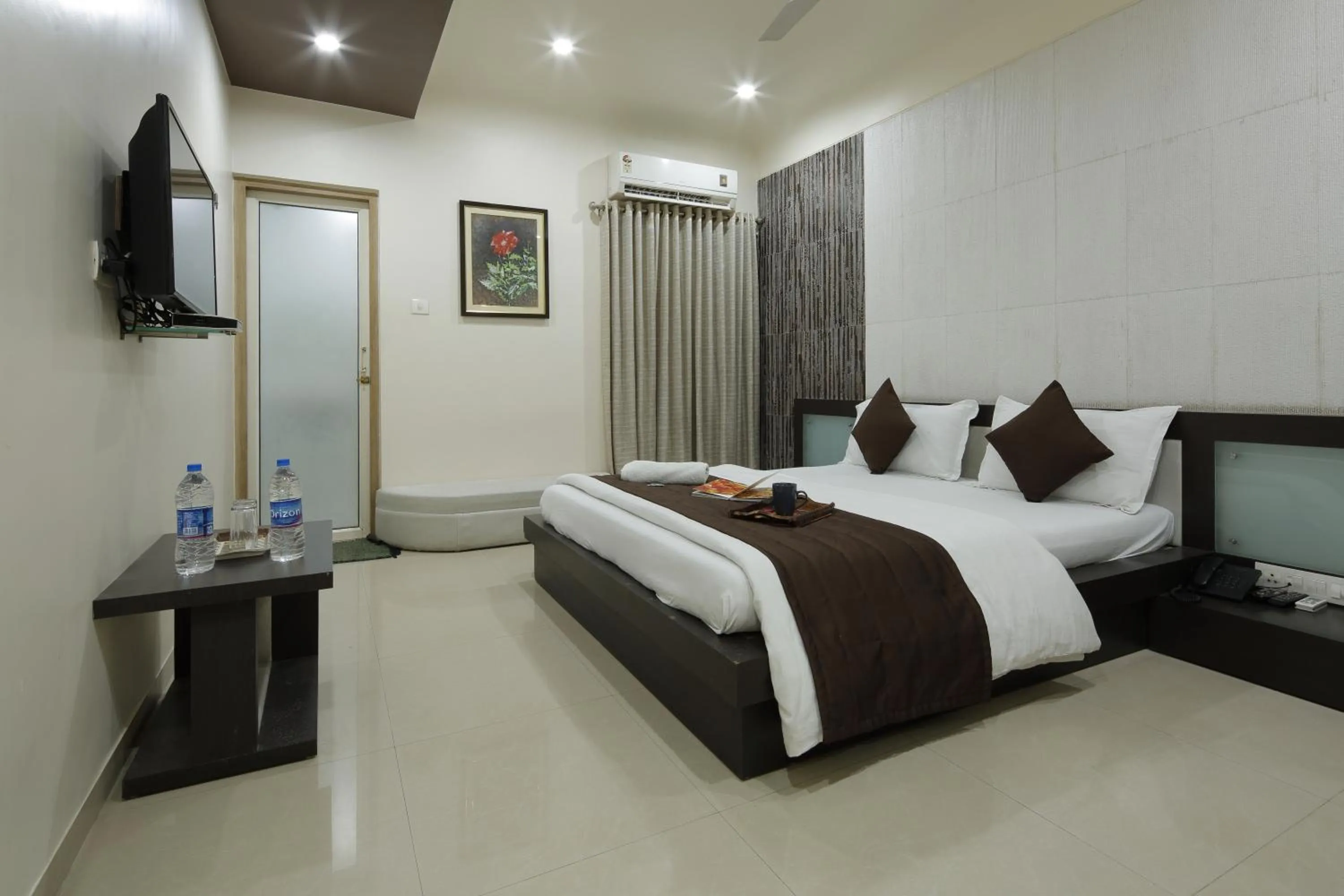 Photo of the whole room, Bed in Hotel Volga