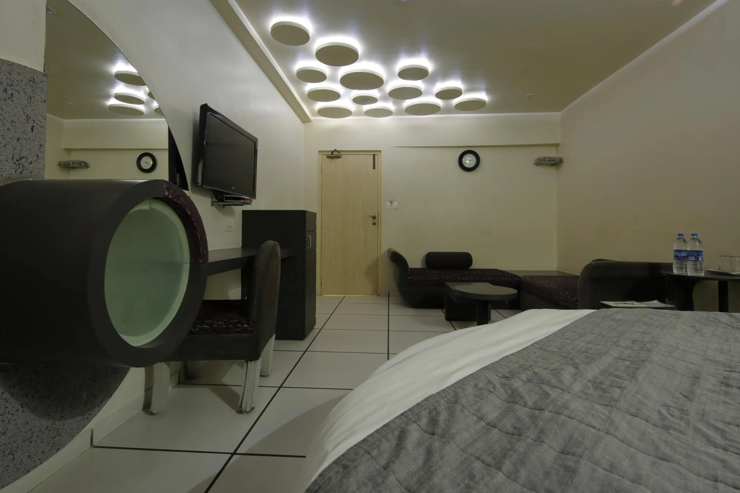 Bedroom, Bed in Hotel Volga