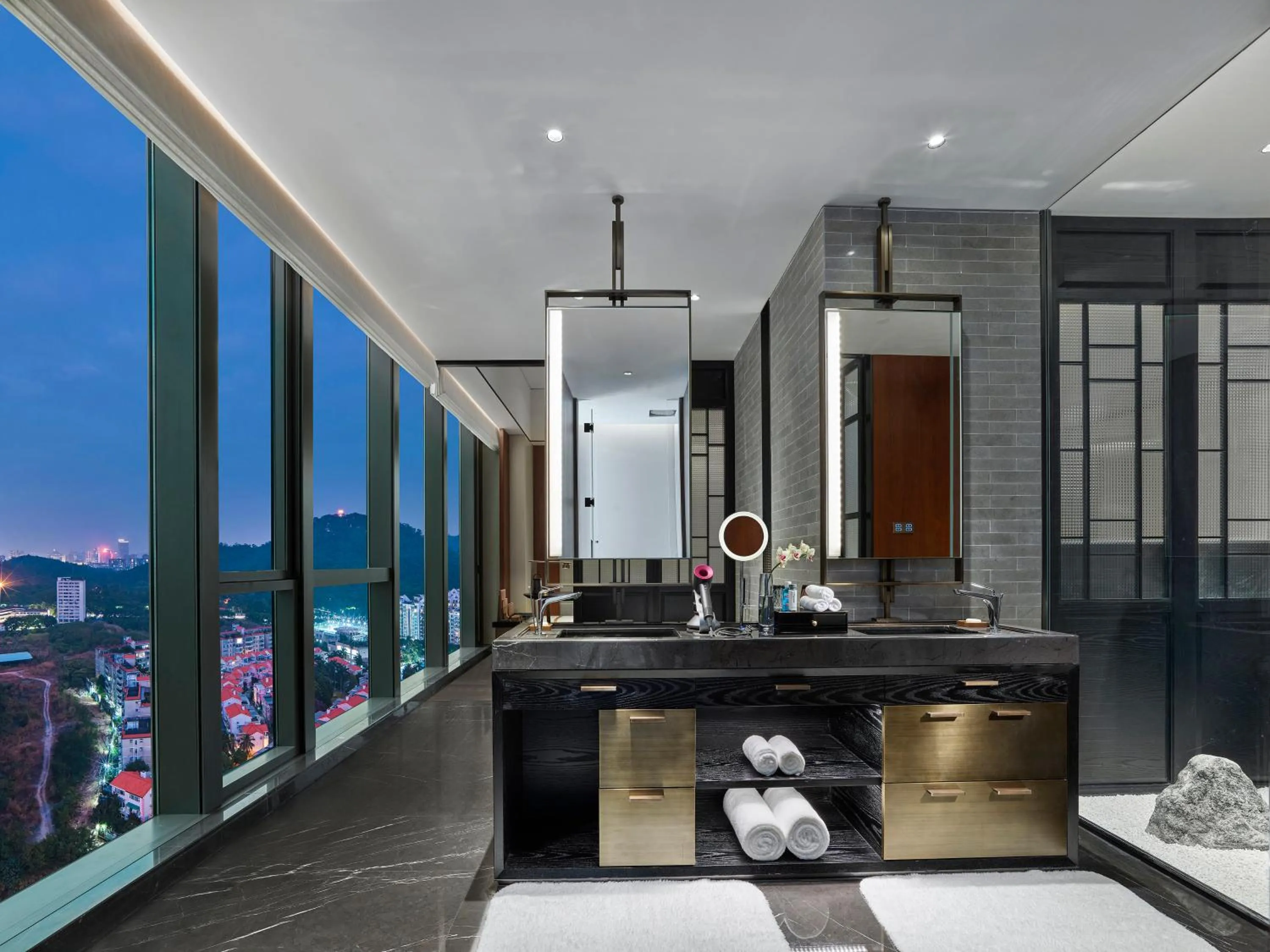 Photo of the whole room in InterContinental Dongguan by IHG