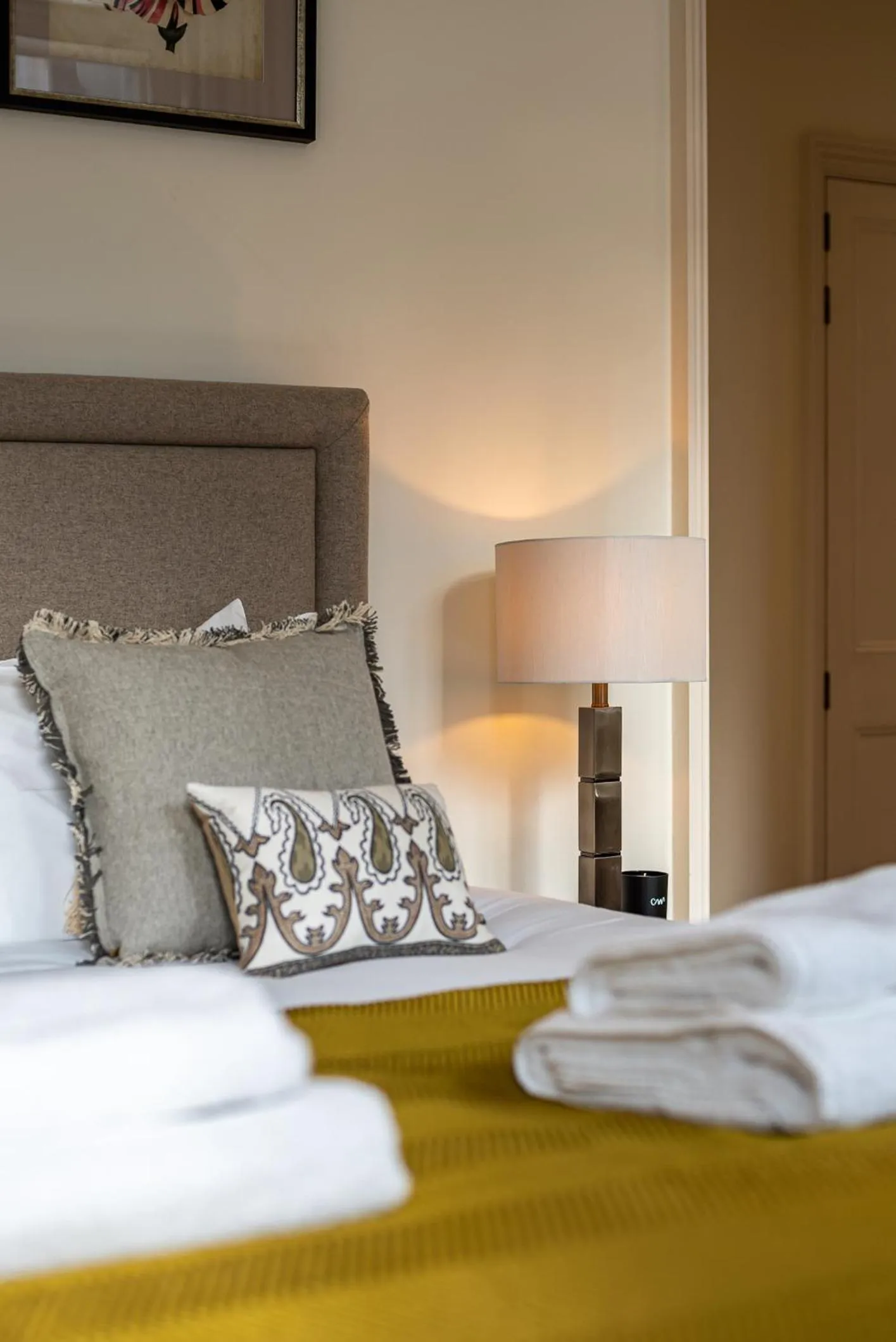 Bed in Grosvenor Gardens by CAPITAL