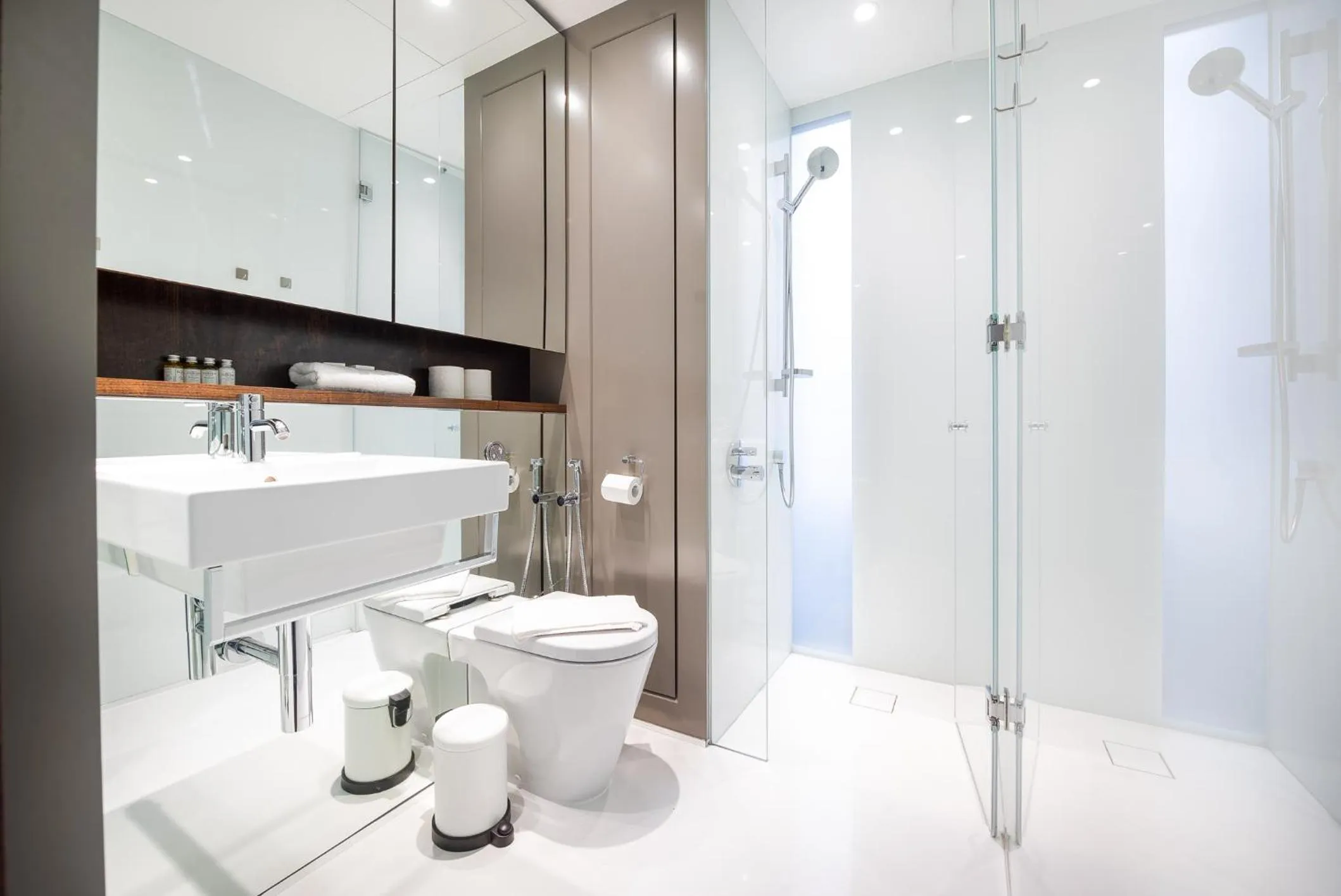 Shower in Grosvenor Gardens by CAPITAL