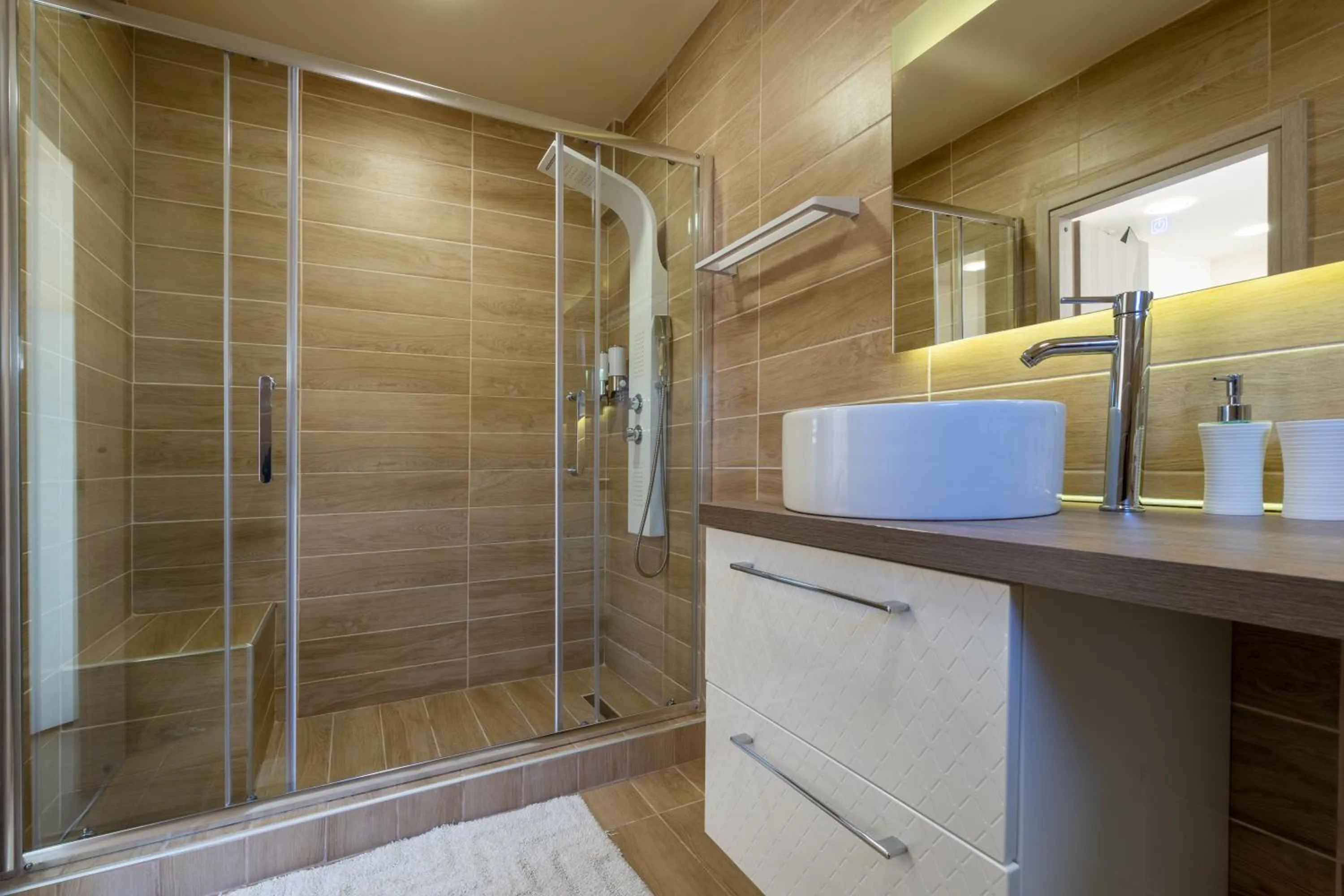 Shower in Modular Bungalows With Heated Pool Artemis Greece